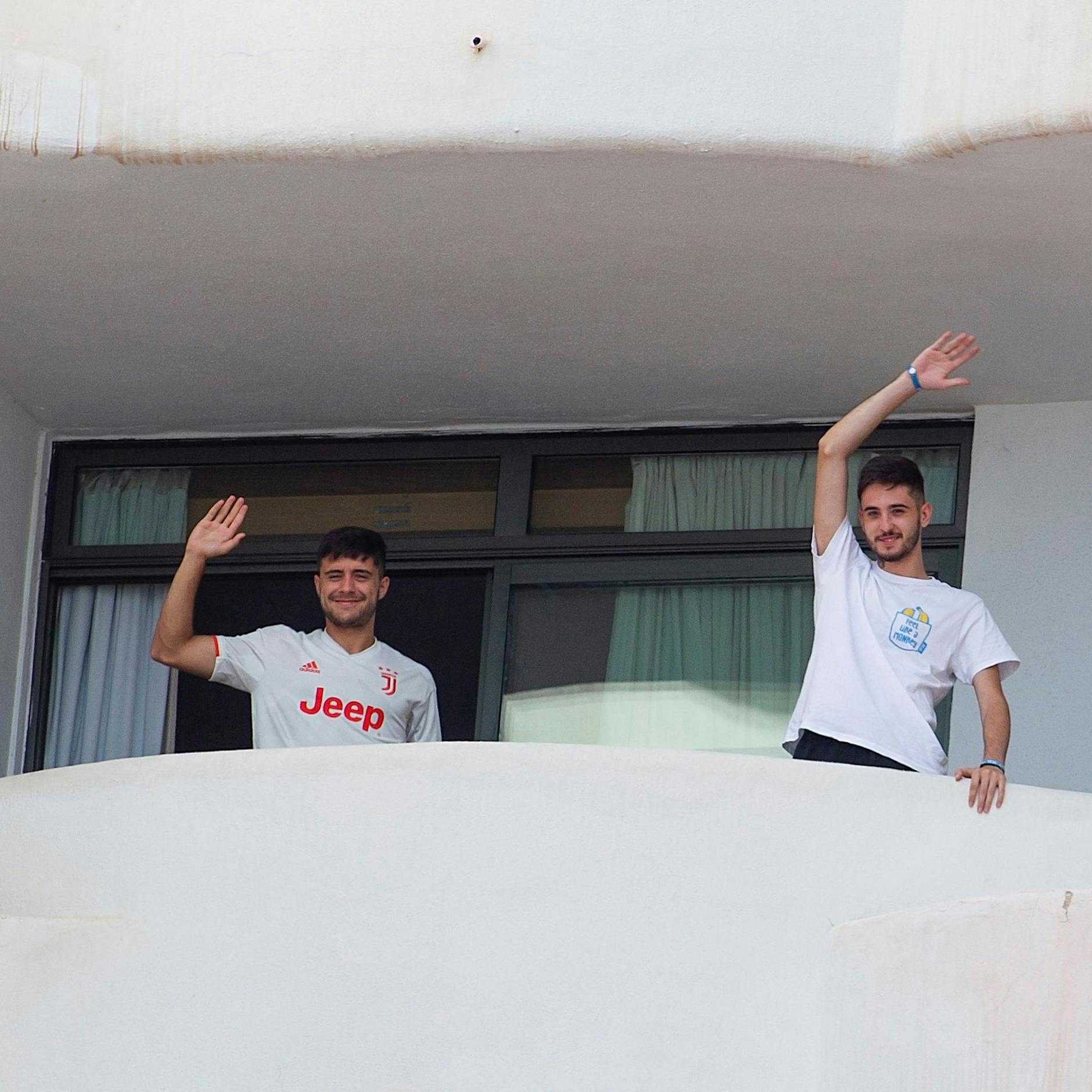 Arrest auf Abi-Fahrt: Mallorca steckt 249 Schüler in Zwangs-Quarantäne – „Entführung“?