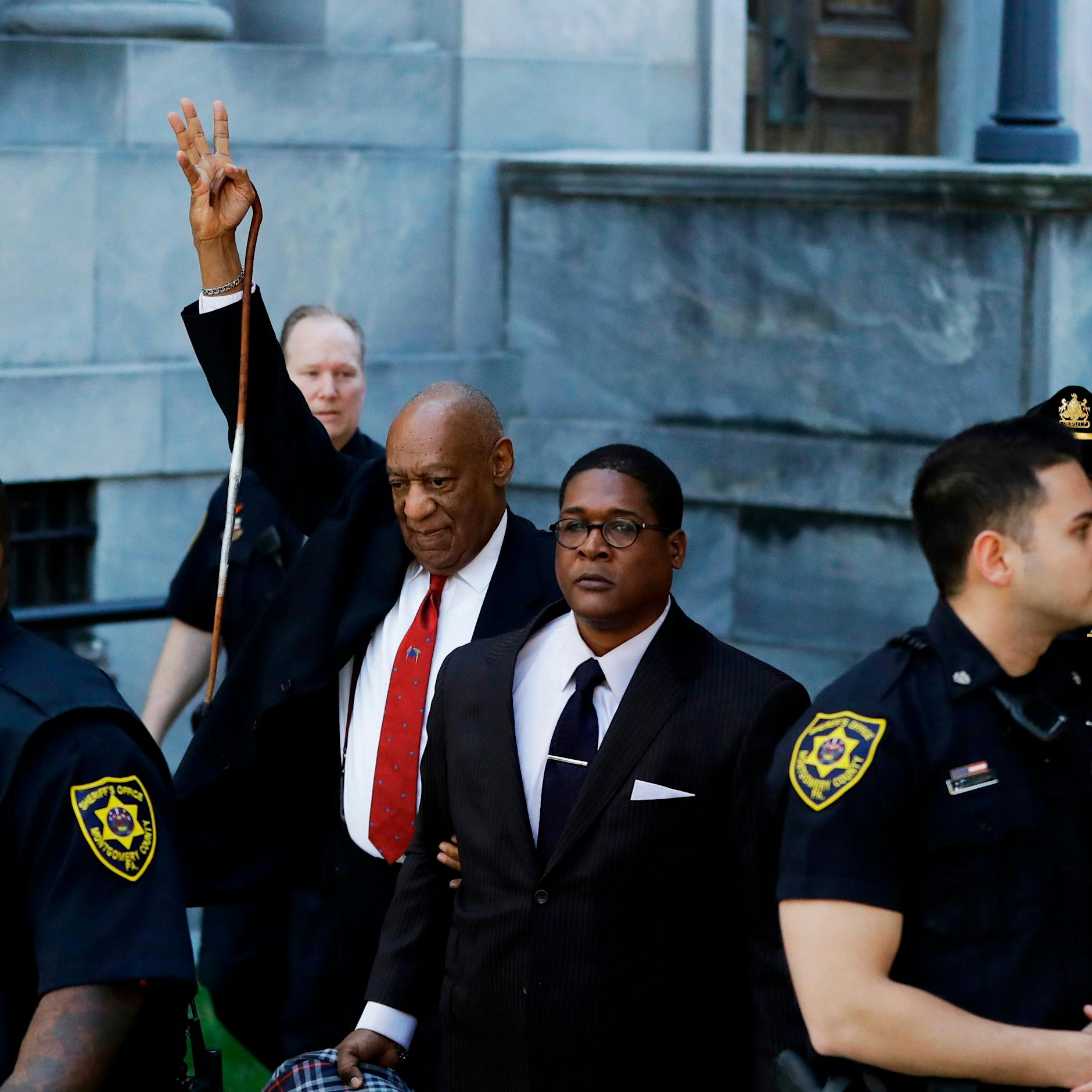 Gericht hebt Verurteilung des früheren Fernsehstars Bill Cosby wegen sexuellen Missbrauchs auf