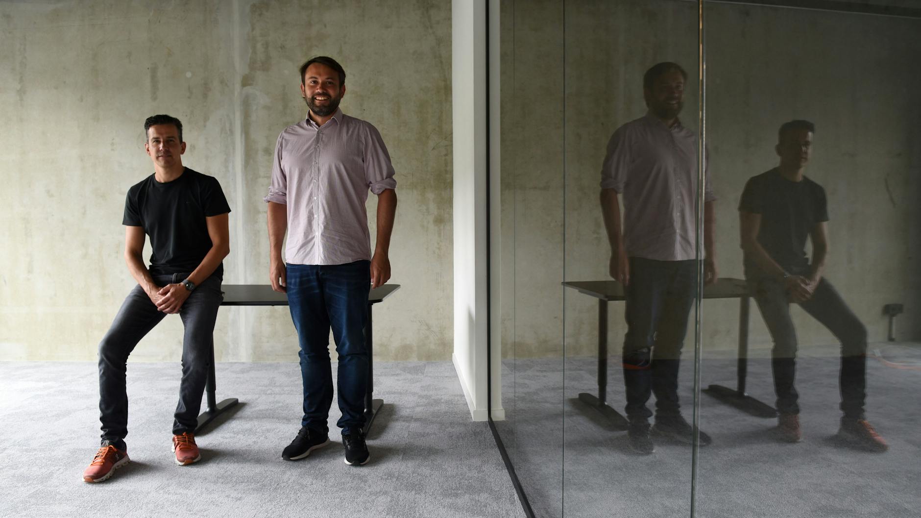 Ein ehrgeiziges Vorhaben: Die beiden Merantix-Gründer Adrian Locher (links) und Rasmus Rothe haben den AI-Campus ins Leben gerufen. 