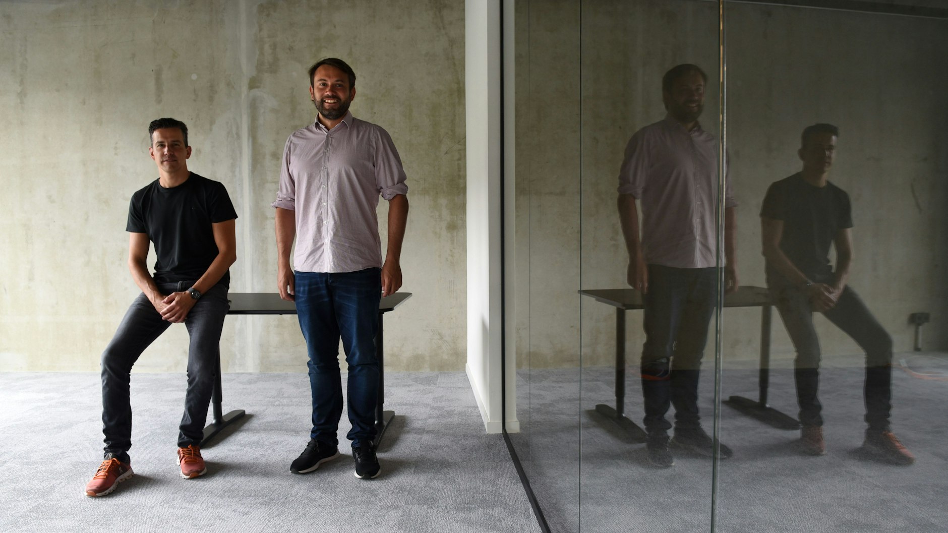 Ein ehrgeiziges Vorhaben: Die beiden Merantix-Gründer Adrian Locher (links) und Rasmus Rothe haben den AI-Campus ins Leben gerufen.&nbsp;