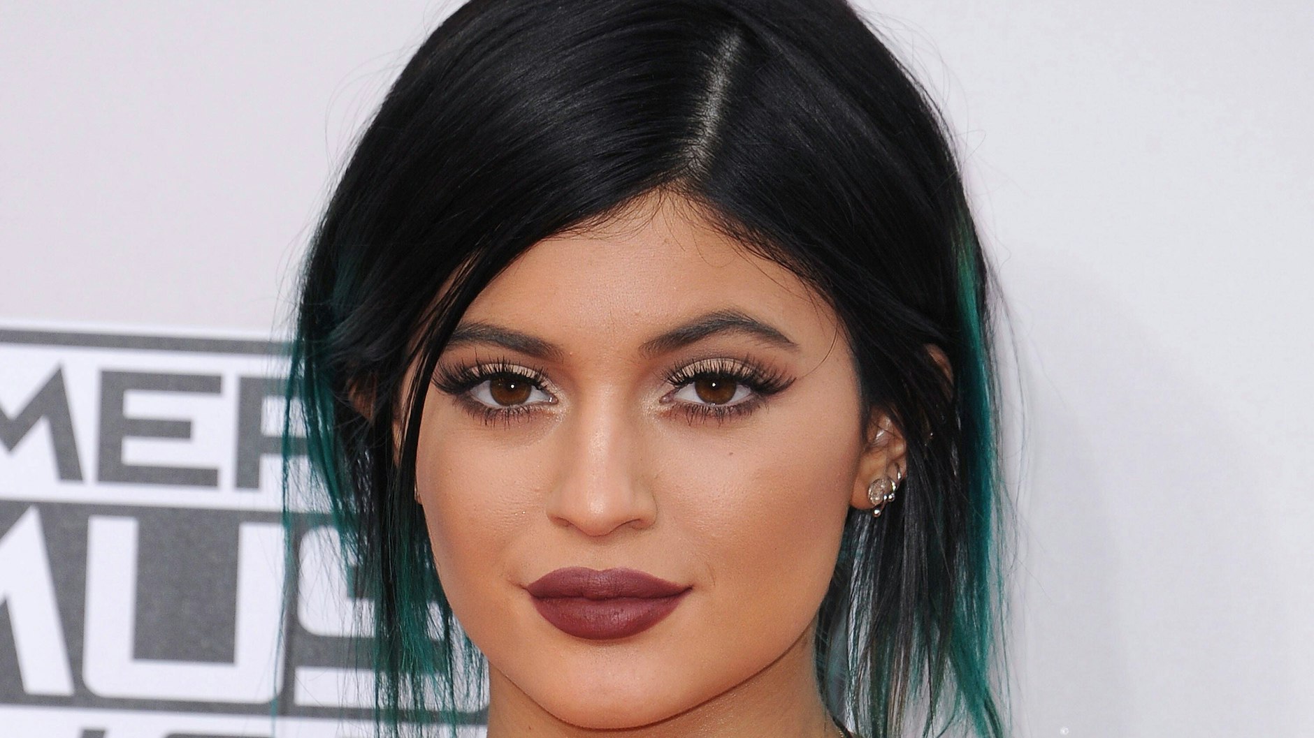 Kylie Jenner ist nach Angaben von Schönheitschirurgen bereits für sehr junge Mädchen ein Vorbild. Das kann fatale Folgen haben, sagen die Ärzte.