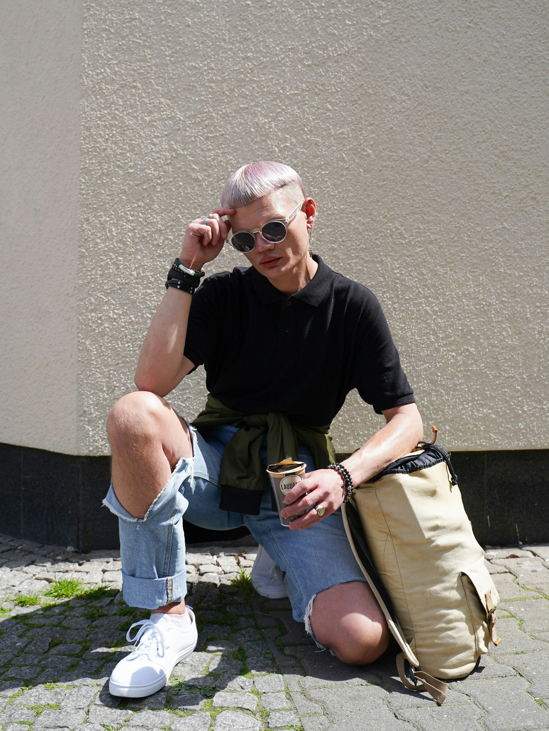 Teilzeitmodel Tim hat sich vor kurzem einen Vokuhila schneiden lassen. Sein Kollege war entsetzt – wir lieben es.&nbsp;