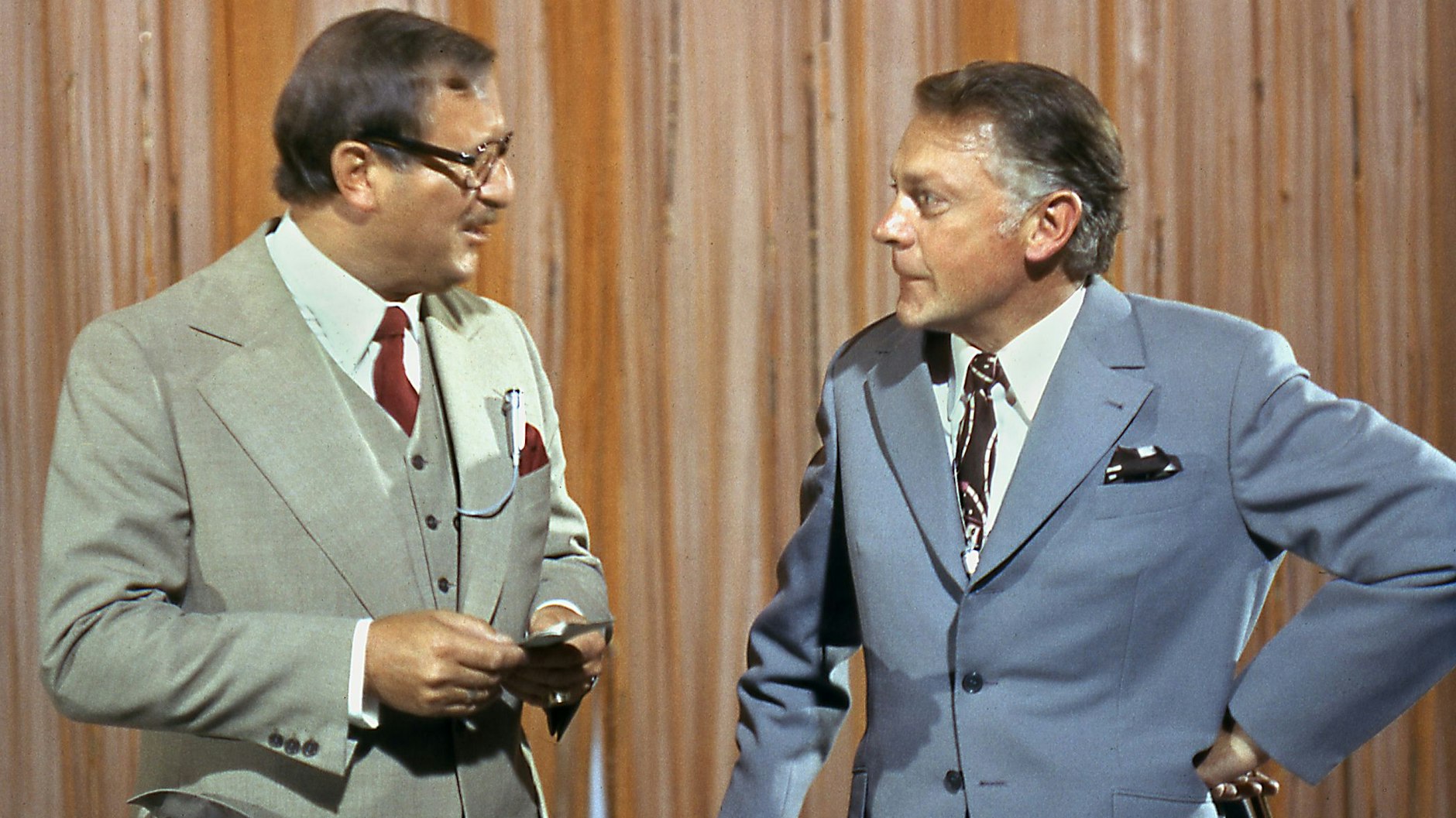 Die Komiker und Sketch-Partner Hans-Joachim Preil (l) und Rolf Herricht, aufgenommen 1976 in Leipzig