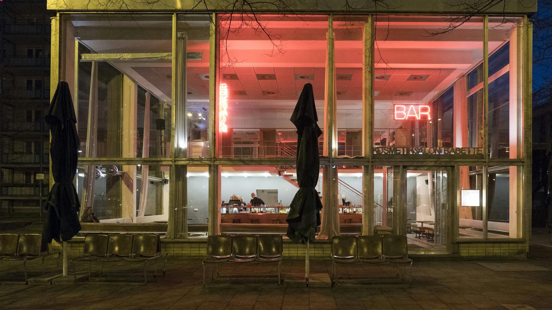 Filigran, fein, ach, im ganzen einfach wunderbar: Der Kosmetiksalon Babette auf der Karl-Marx-Allee.