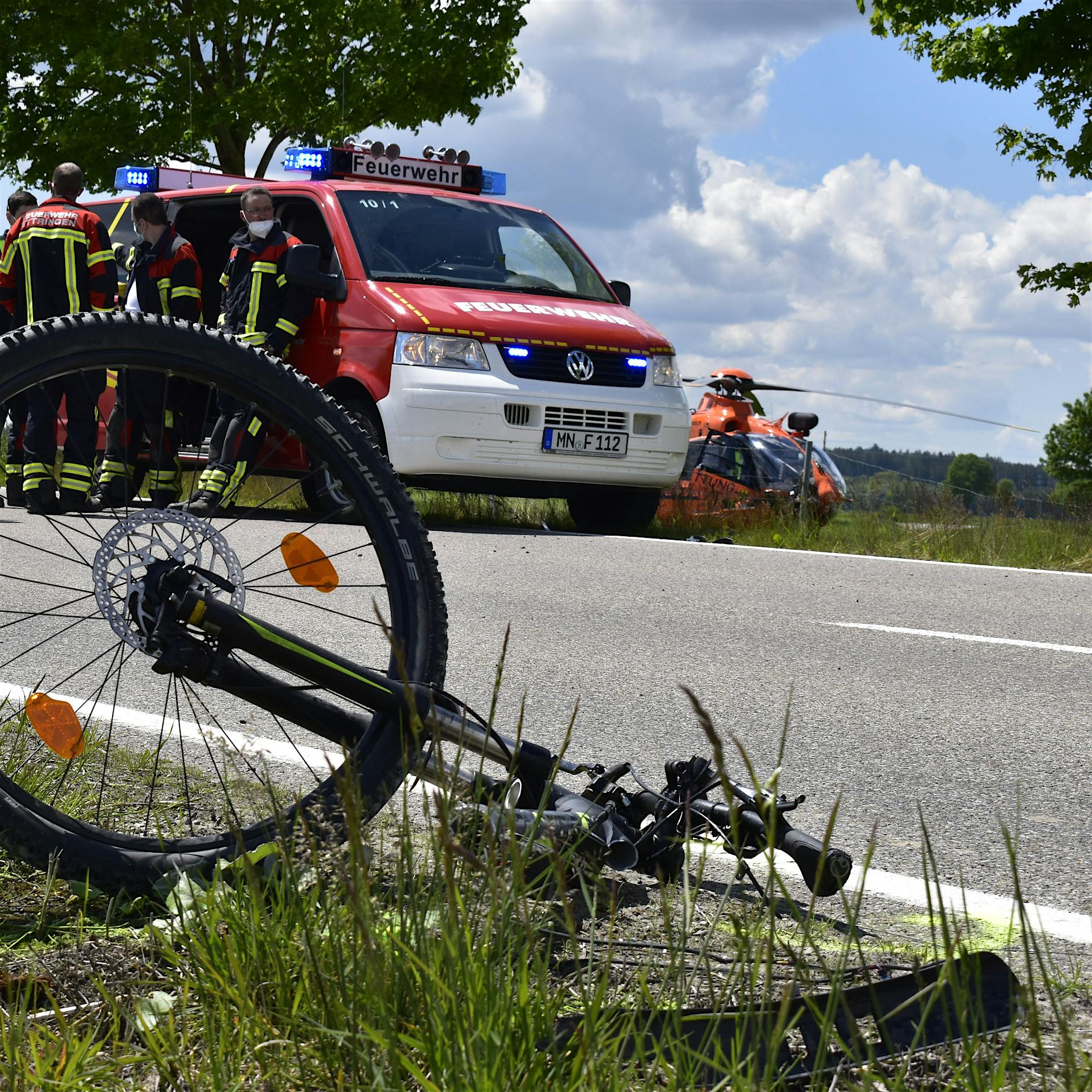Radfahrer gestorben: Polizei sucht flüchtigen Unfallfahrer