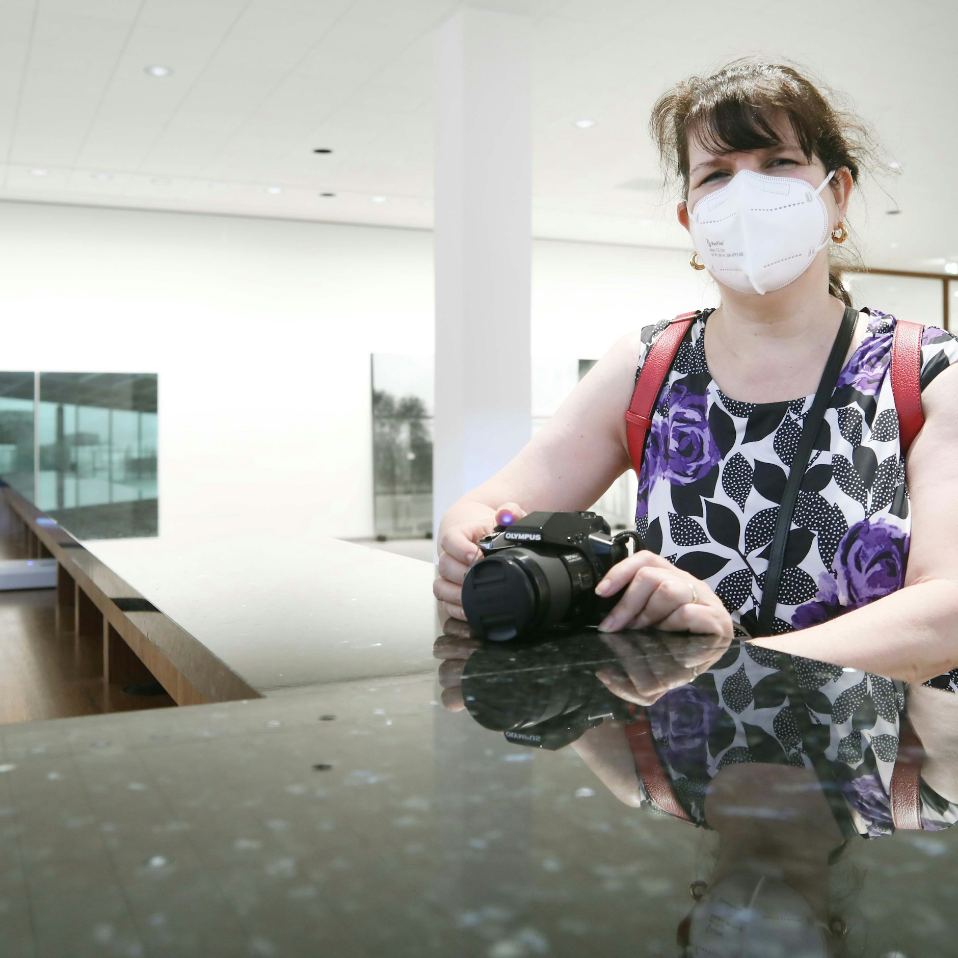 Angela Rother (54) aus Schönefeld freut sich über die Gelegenheit, hier zu sein.