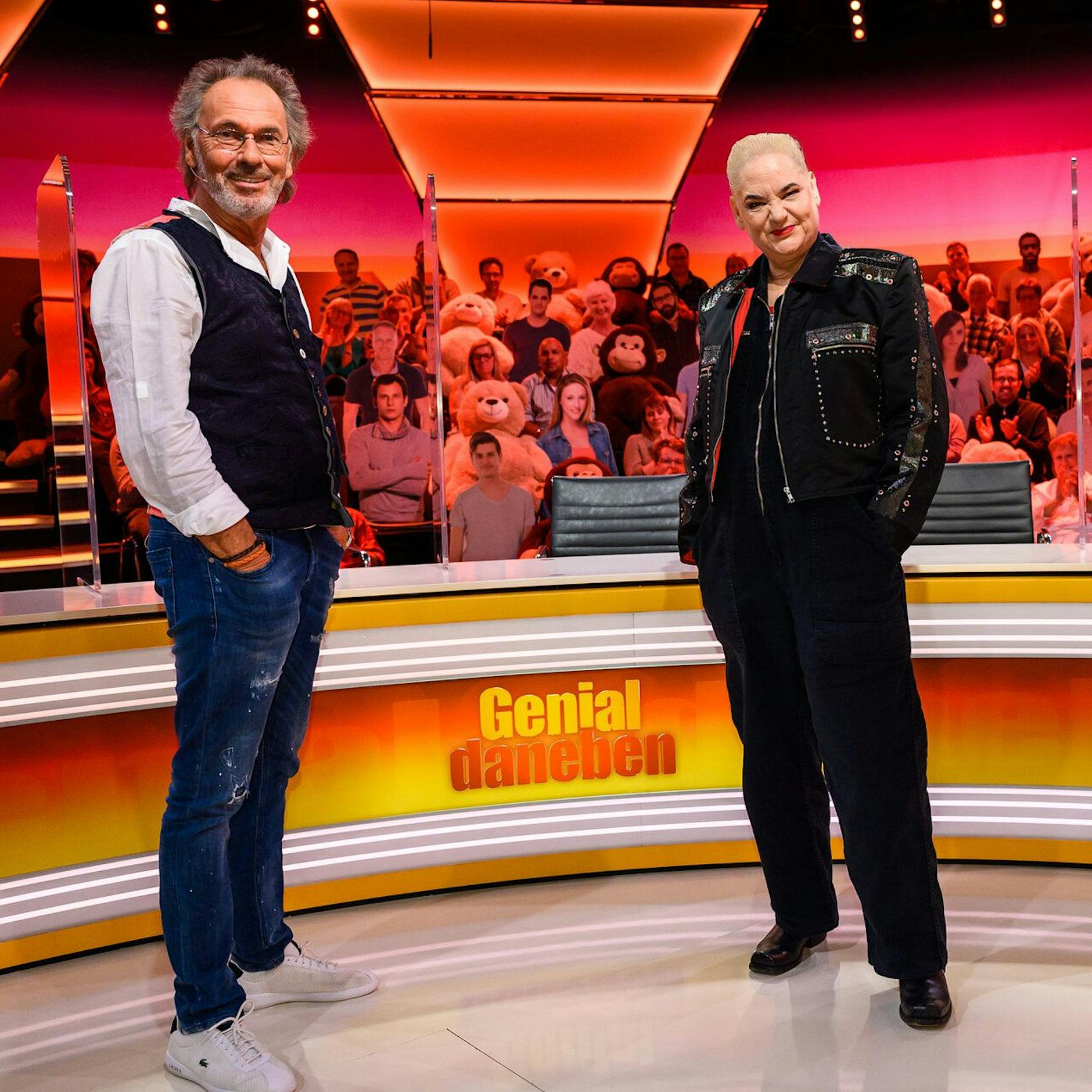 Frivole Fragen bei „Genial daneben“: Diese Aufgaben konnten die Promis nicht lösen! Hätten SIE es gewusst?