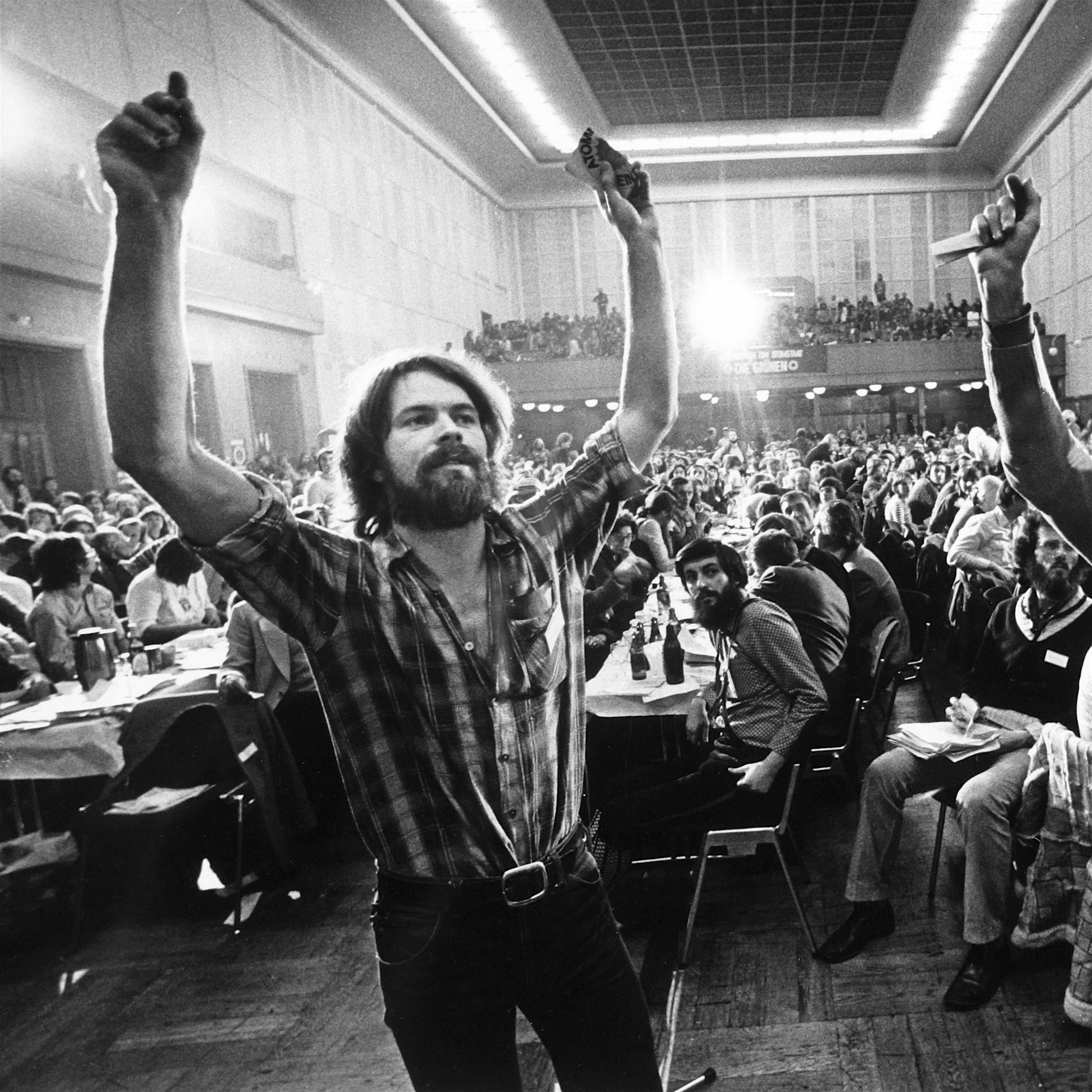 „High Energy“ von Jens Balzer: Latzhosen, Parka und der Winnetou der 80er Jahre