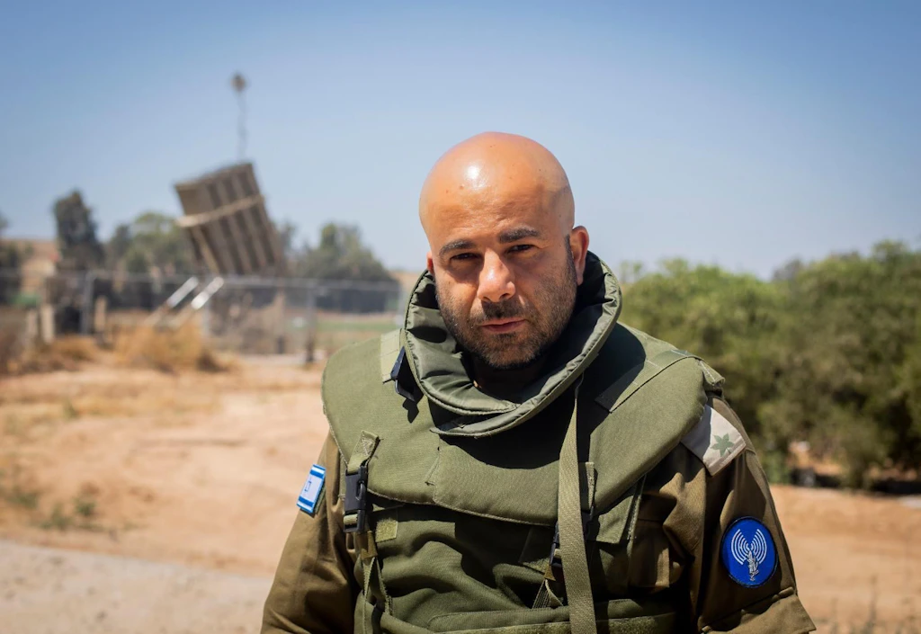 Major Shalicar: Vom Gangmitglied aus Berlin zum Sprecher der israelischen Armee