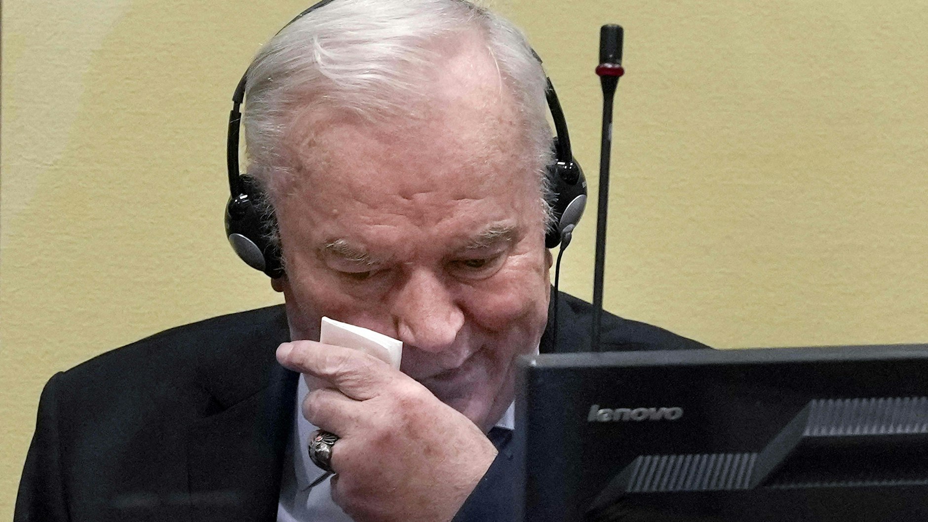 Die lebenslange Haft ist am Dienstag für den ehemaligen serbischen General Ratko Mladic noch mal bestätigt worden.&nbsp;&nbsp;