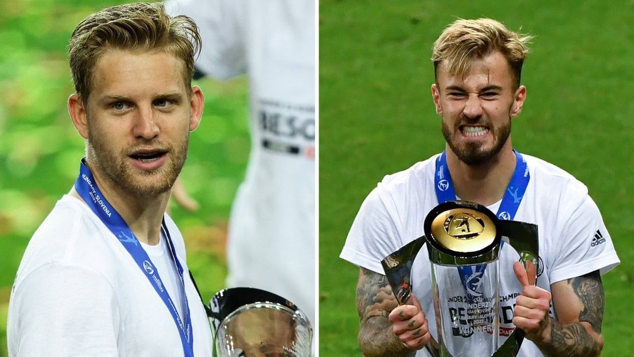 So sehen Sieger aus: Arne Maier und Niklas Dorsch mit dem EM-Pokal.