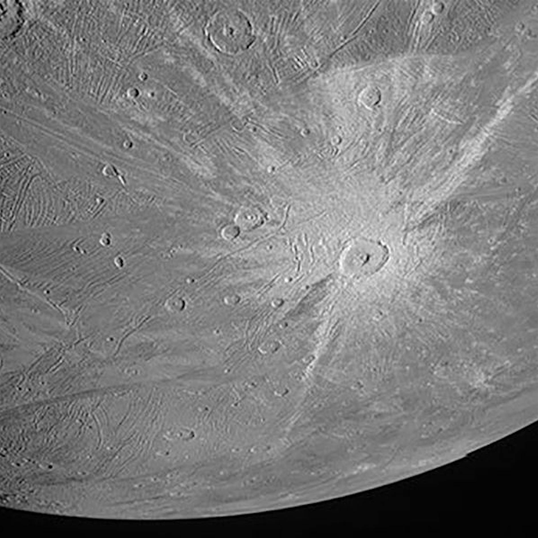 Erste Bilder von Ganymed: Nasa-Sonde Juno schickt Fotos vom Jupiter-Mond