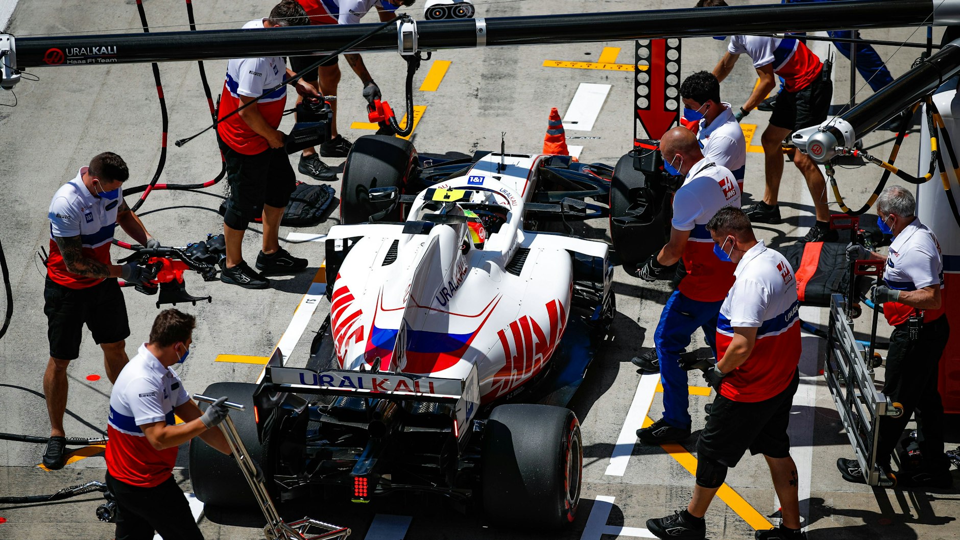 Mick Schumacher in seinem Haas-Boliden auf dem Kurs in Österreich.