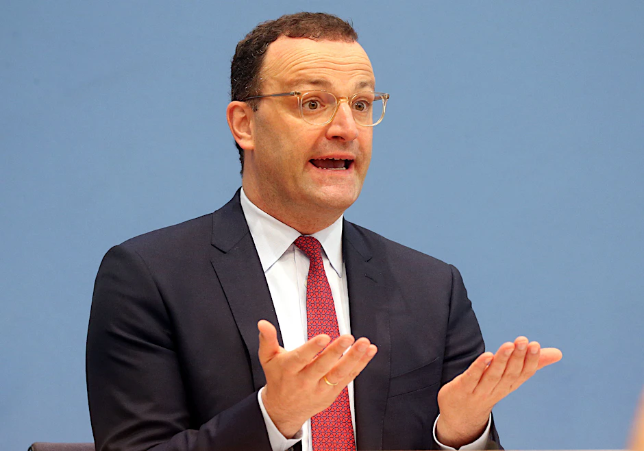 Bundesgesundheitsminister Jens Spahn (CDU) spricht am Donnerstag bei einer Pressekonferenz über die Entwicklung der Corona-Pandemie.