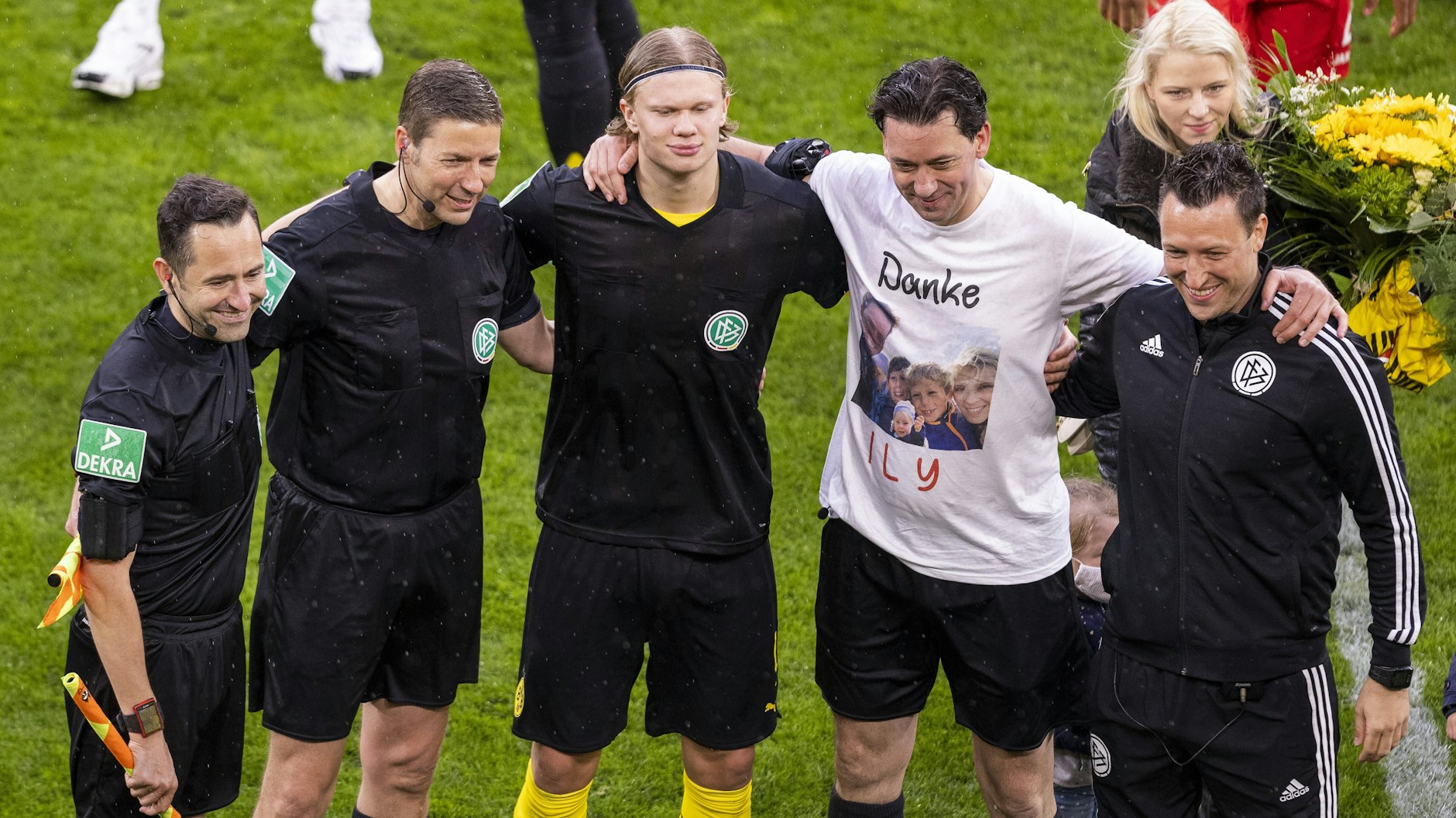 Erling Haaland sicherte sich das letzte Schiedsrichter-Trikot von Manuel Gräfe.