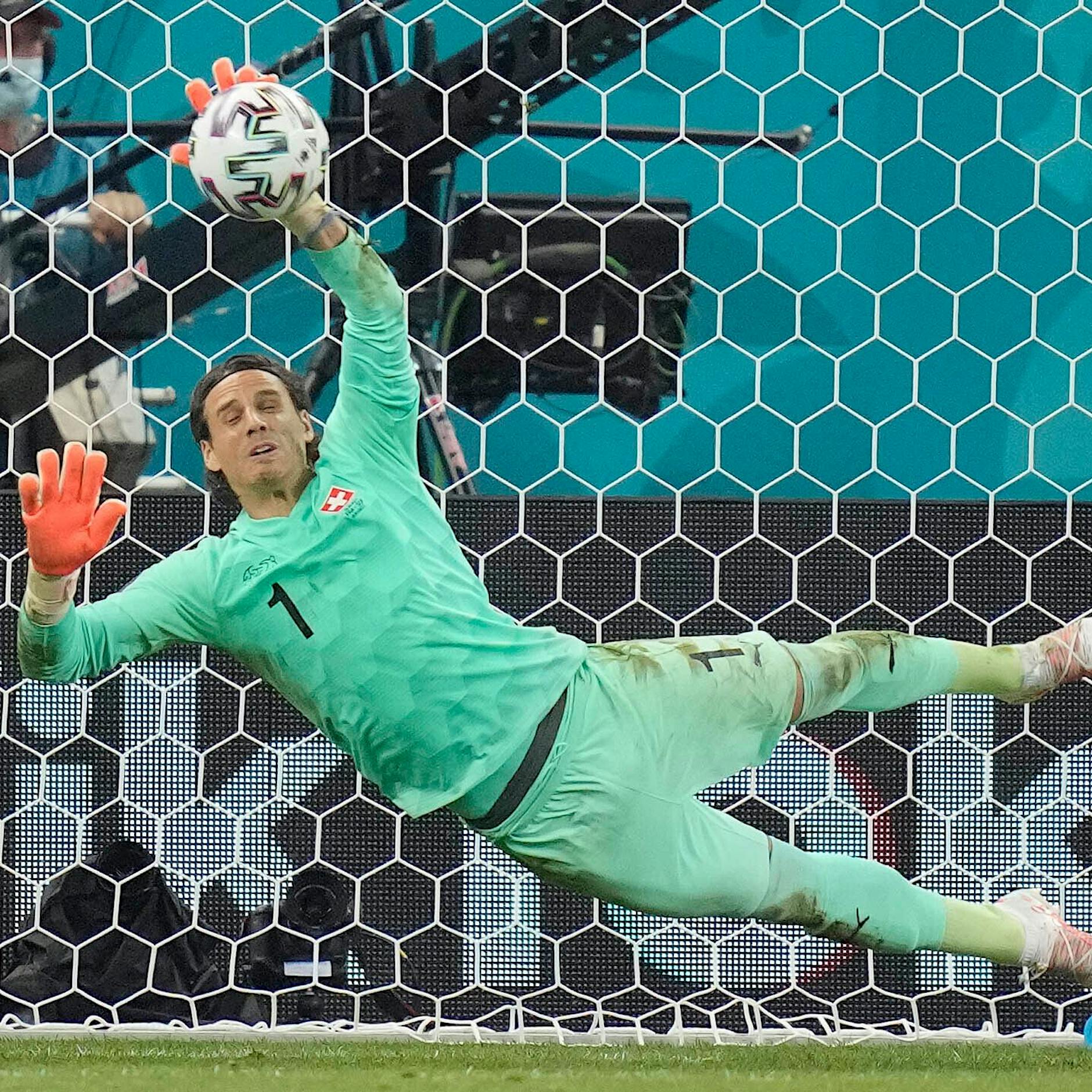 Deutschland raus! Dann spielt eben die Bundesliga gegen Spanien