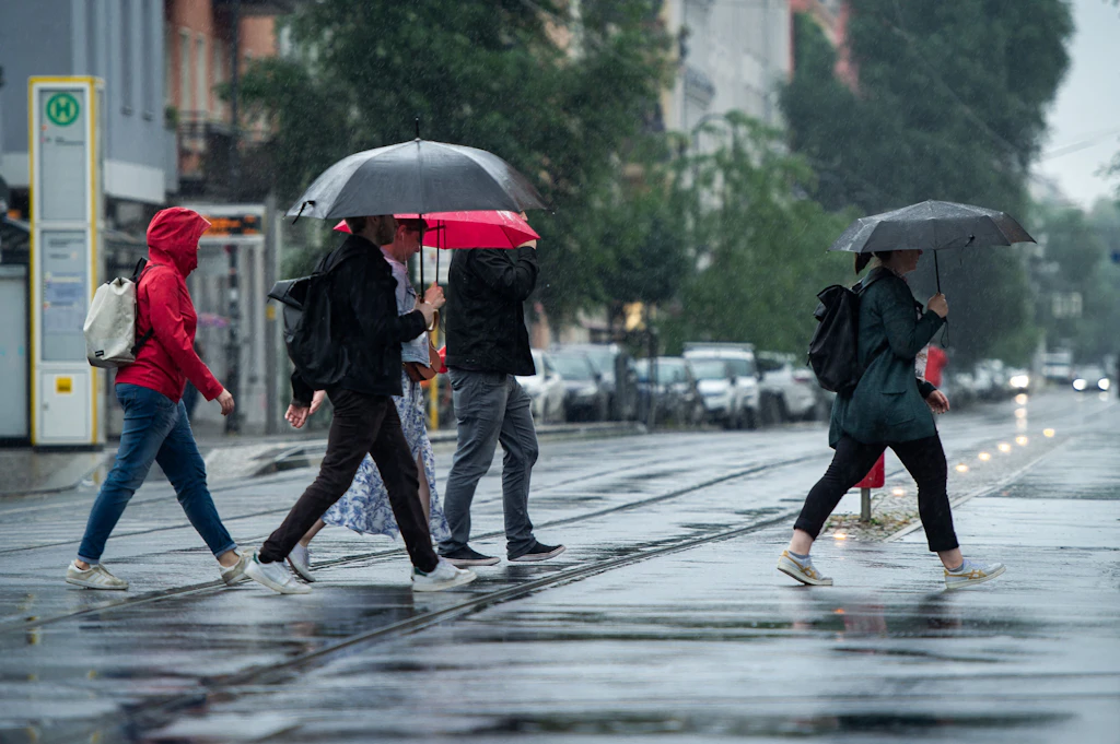 Berlin: Tief „Xero“ sorgt aktuell für Wetter-Chaos und Dauerregen