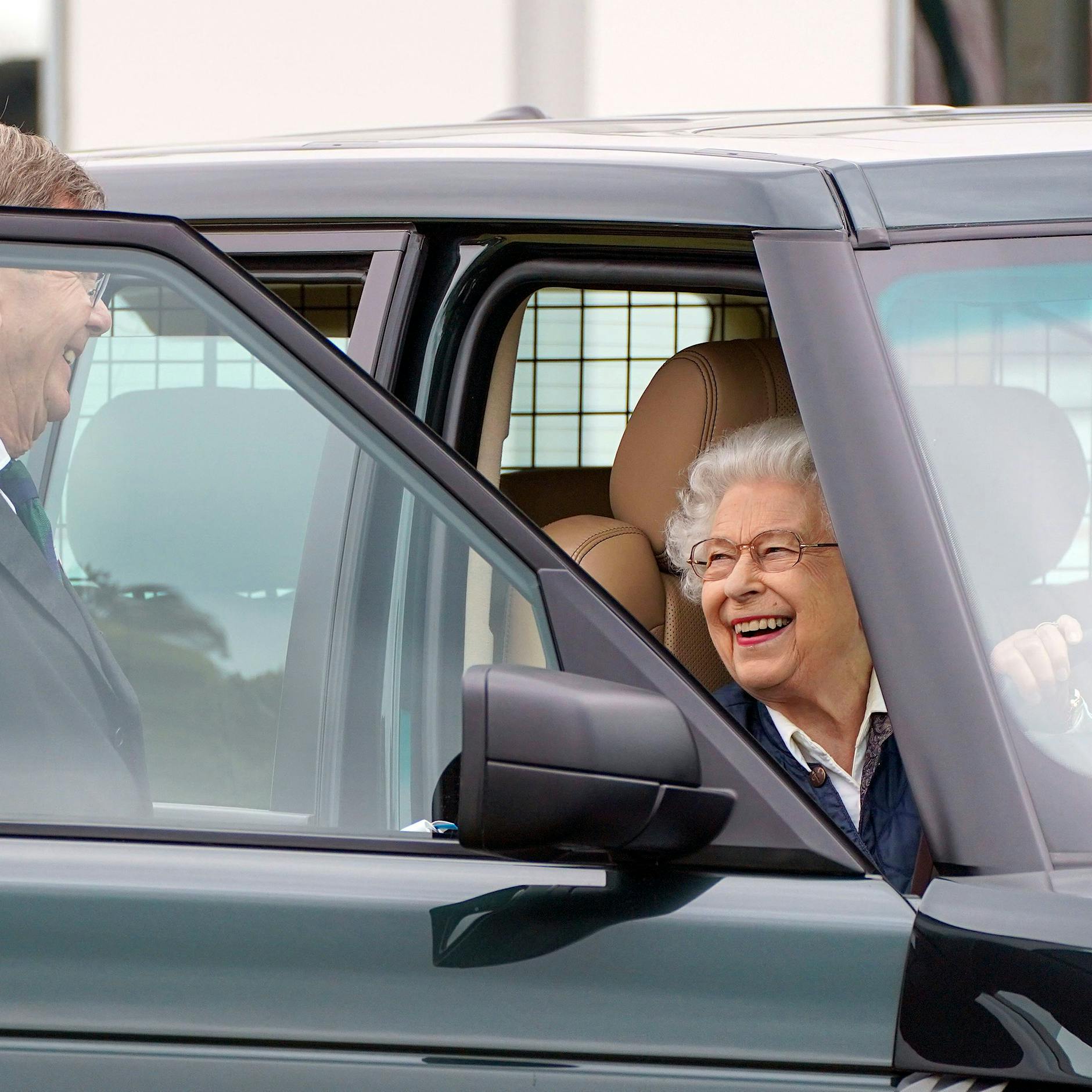Achtung Queen am Steuer! Hier fährt die Chefin noch selbst