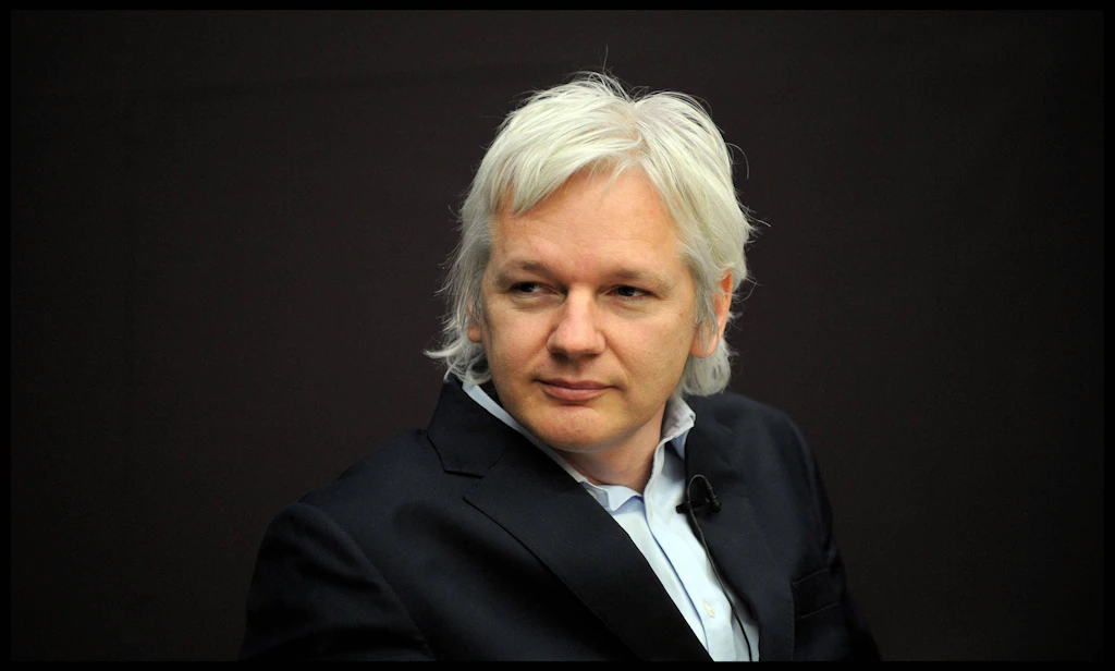 Julian Assange: Wer die Mächtigen kritisiert, verrottet im Knast