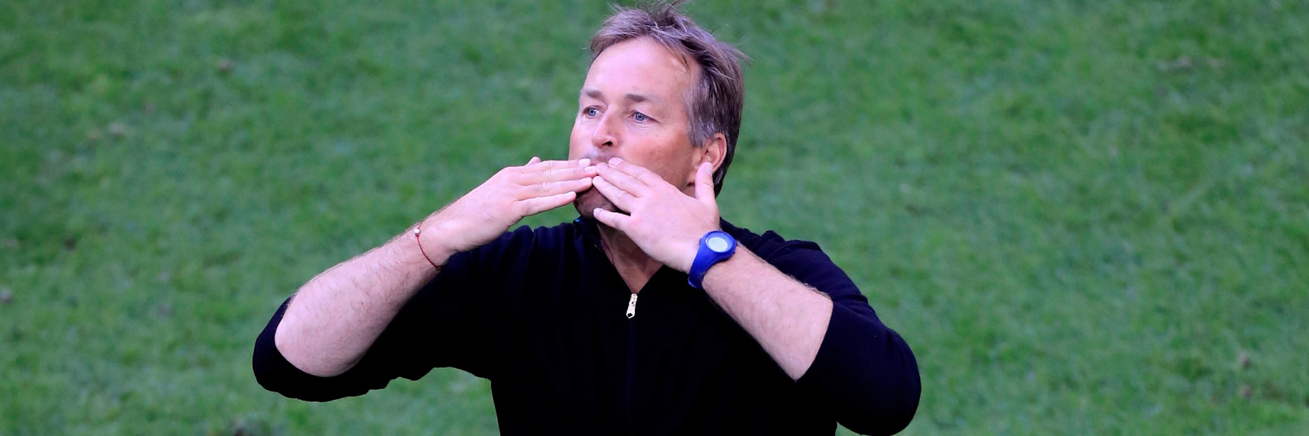 Dänemarks Trainer Kasper Hjulmand schickt Liebesgrüße an die Fans im Land.