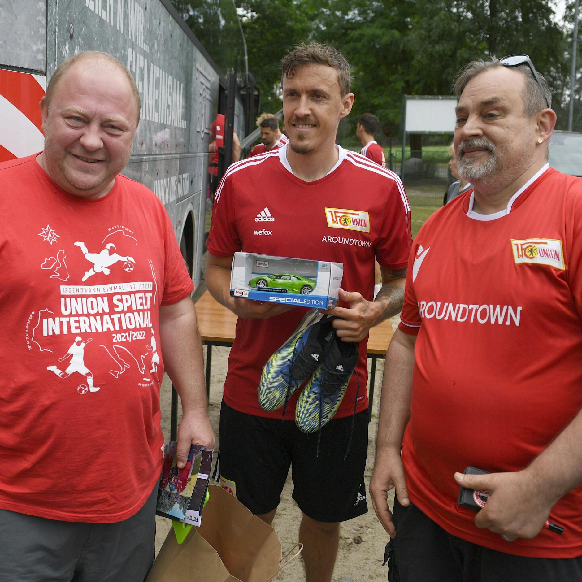 Union-Fans beschenken Max Kruse mit einem Auto