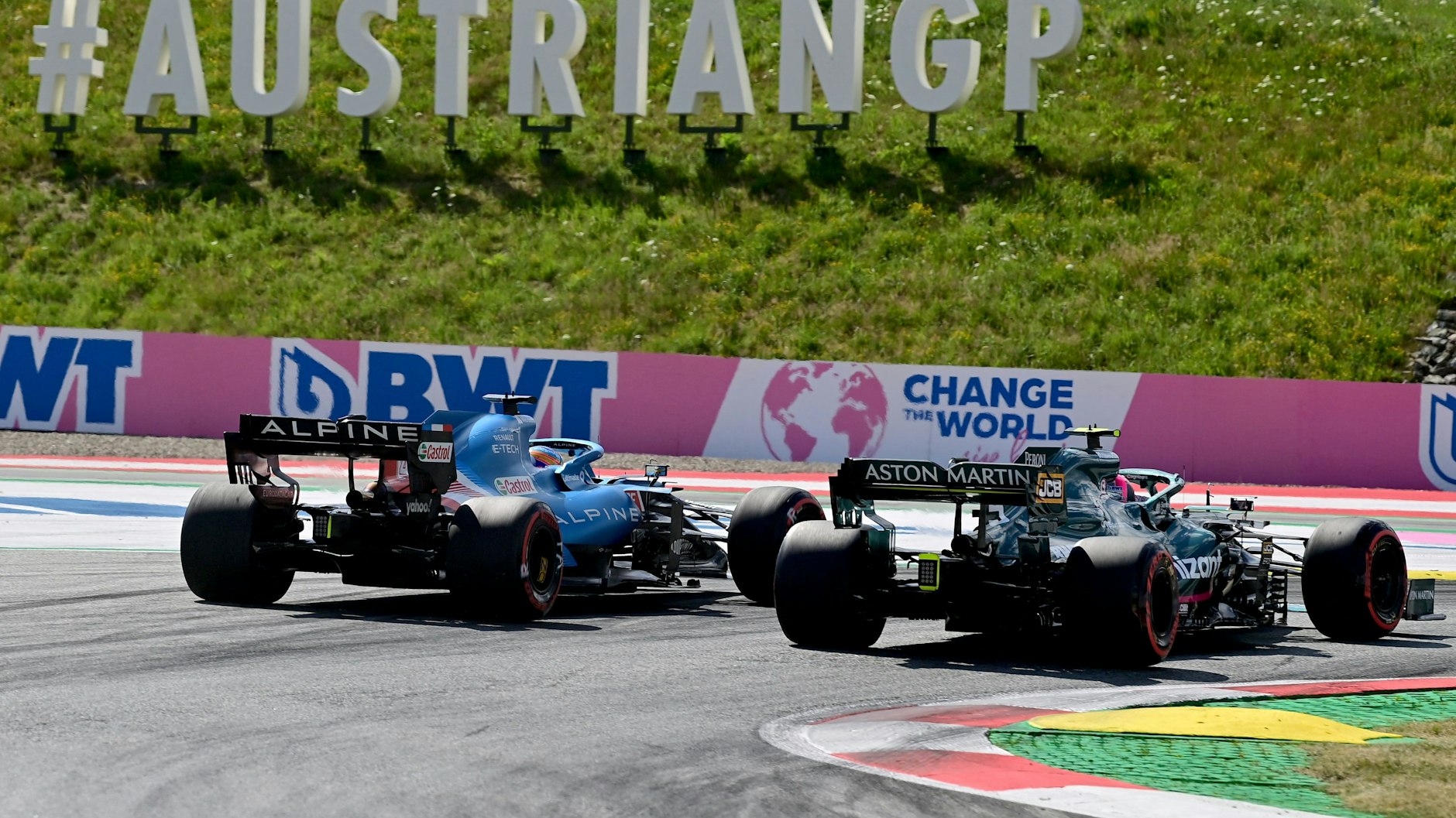 Sebastian Vettel (r.) behinderte im Qualifying Fernando Alonso.&nbsp;