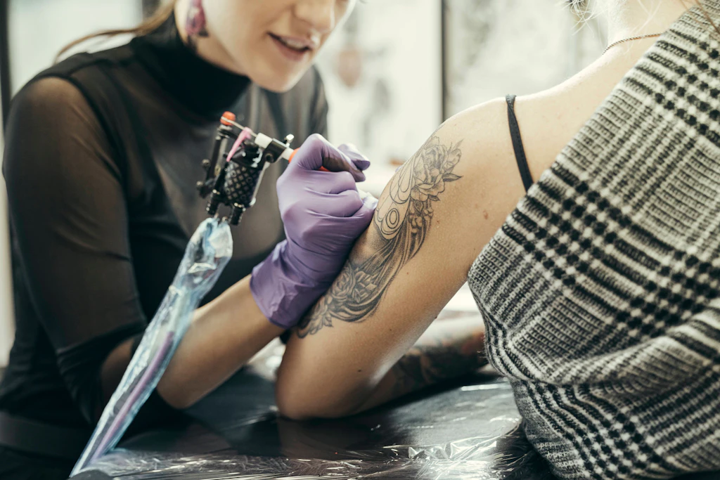 Aktuelle Studie: So gefährlich sind Tattoos