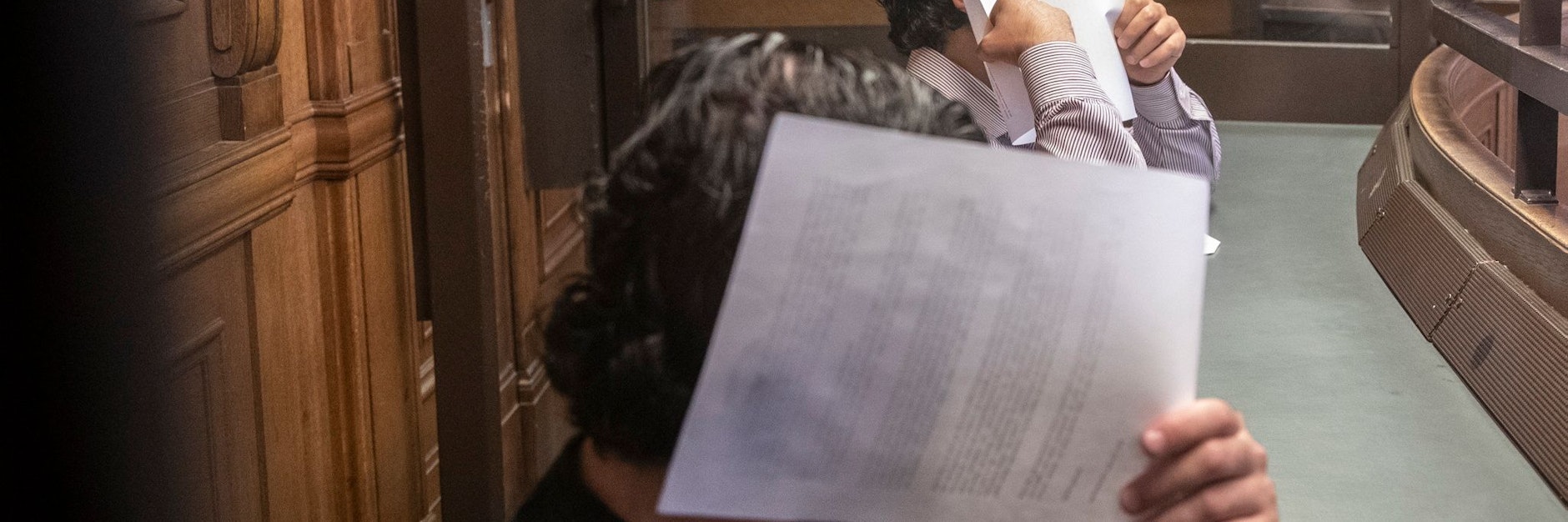 Die Brüder Moussa und Mustapha B. auf der Anklagebank.