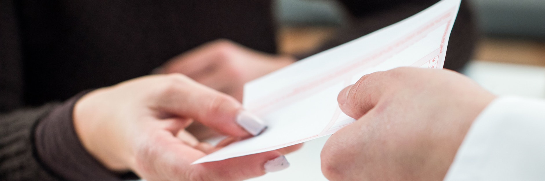 Ein rosa Kassenrezept können Versicherte 28 Tage lang einlösen, ehe es verfällt. 