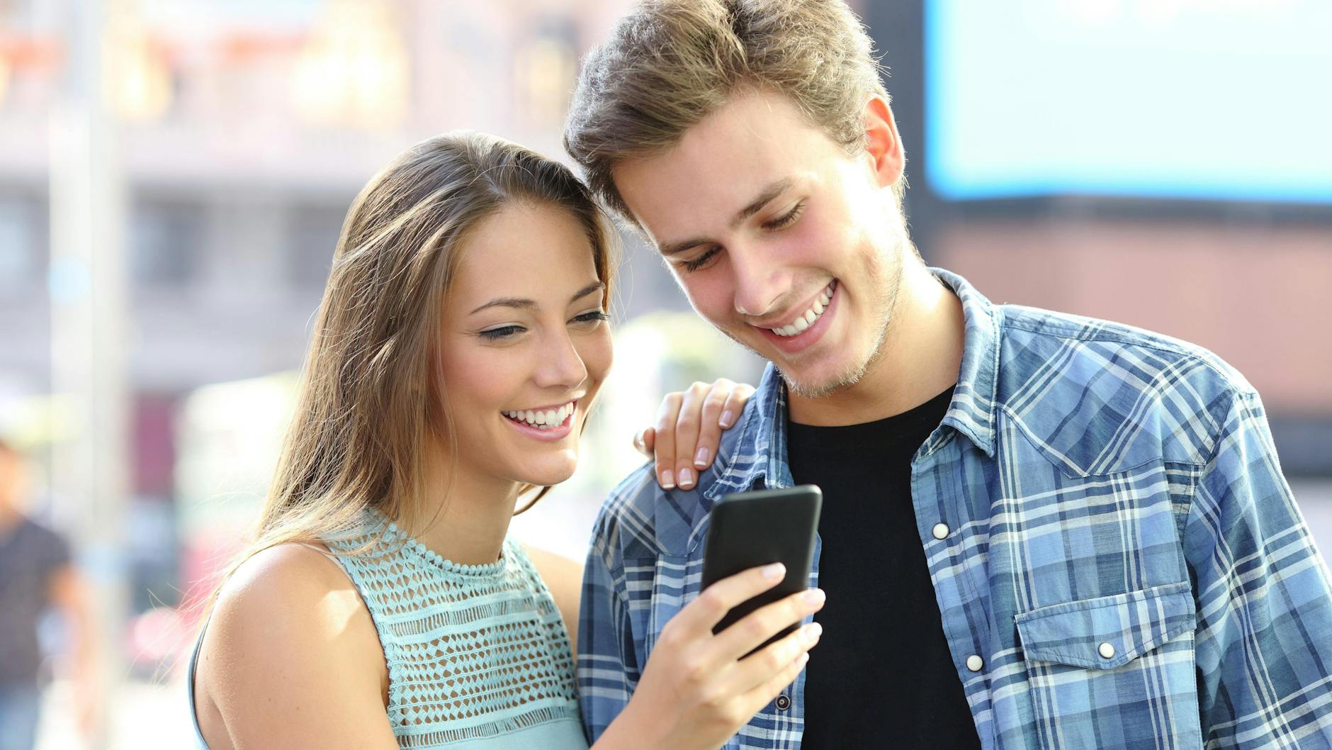 Die Corona-Pandemie hat auch das Thema Dating verändert. (Symbolbild) 