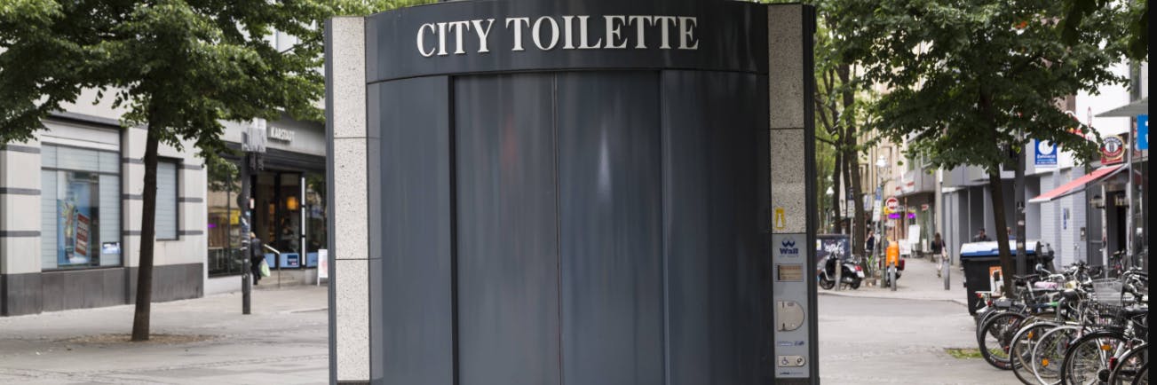 Eine öffentliche Toilette in Berlin. Von den öffentlichen stillen Örtchen soll es nur 277 in der Stadt geben.