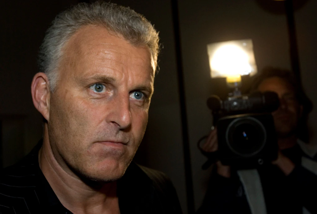 Holländischer Journalist de Vries durch Kopfschuss verletzt, Verdächtige gefasst
