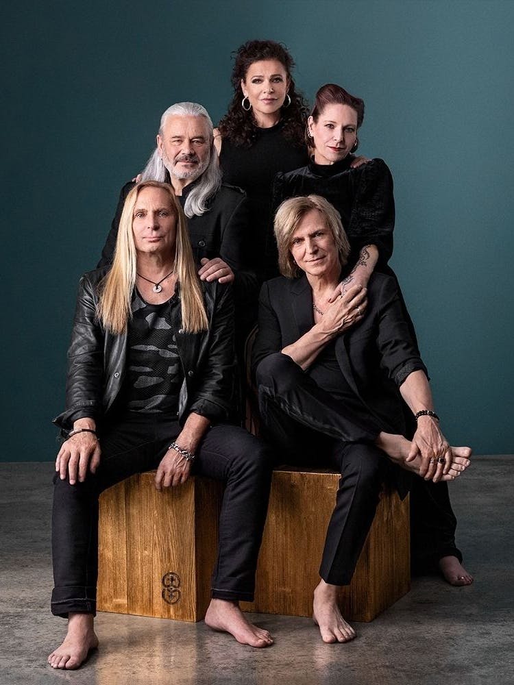 Das neue Foto von Silly mit den Sängerinnen Anna R. (Rosenstolz) und Julia Neigel.