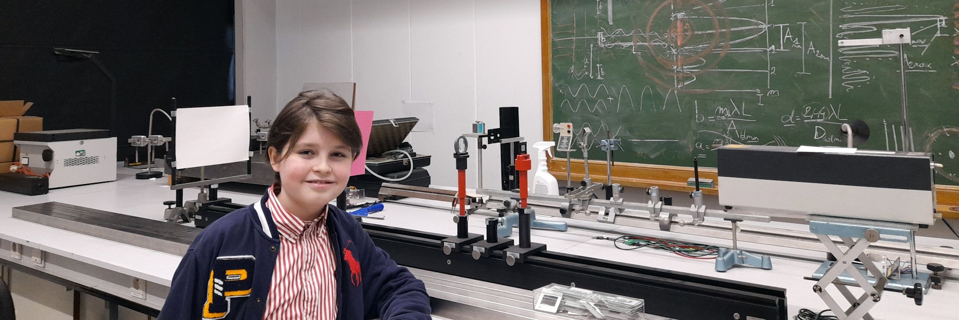 Laurent Simons hat sein Physikstudium an der belgischen Universität Antwerpen erfolgreich abgeschlossen&nbsp;– ein gutes Jahr nur brauchte Laurent für das Pensum, für das normalerweise drei Jahre gerechnet werden.