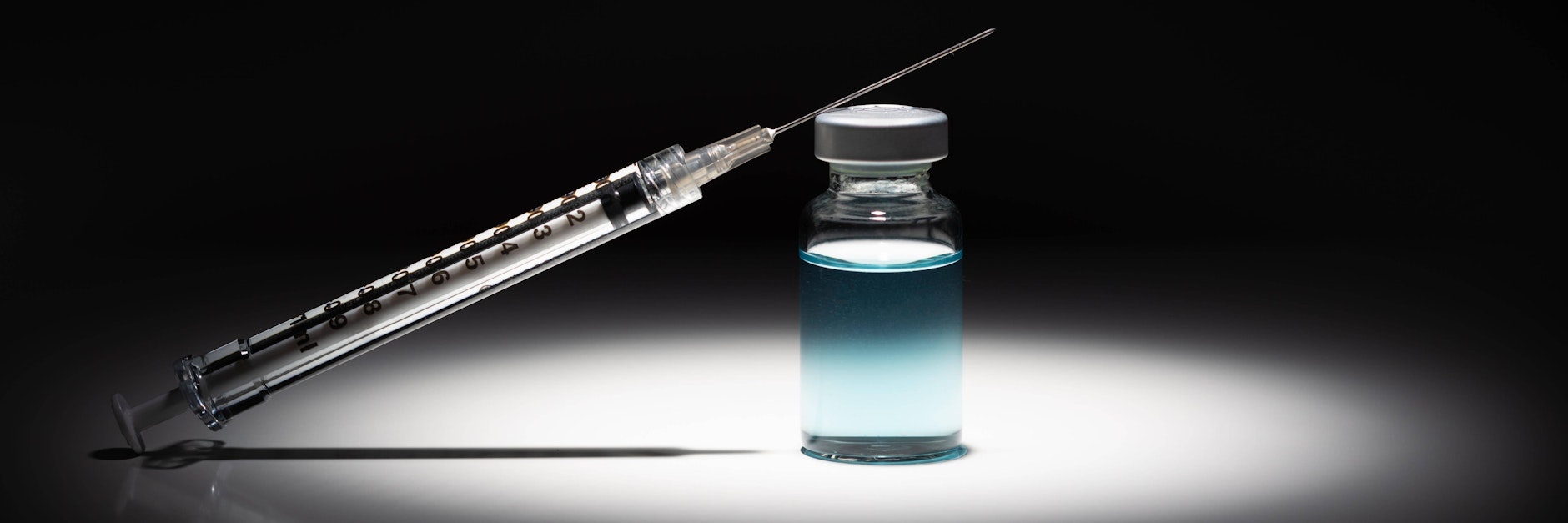 Die Delta-Variante des Coronavirus beeinflusst die Wirksamkeit der Impfstoffe. 