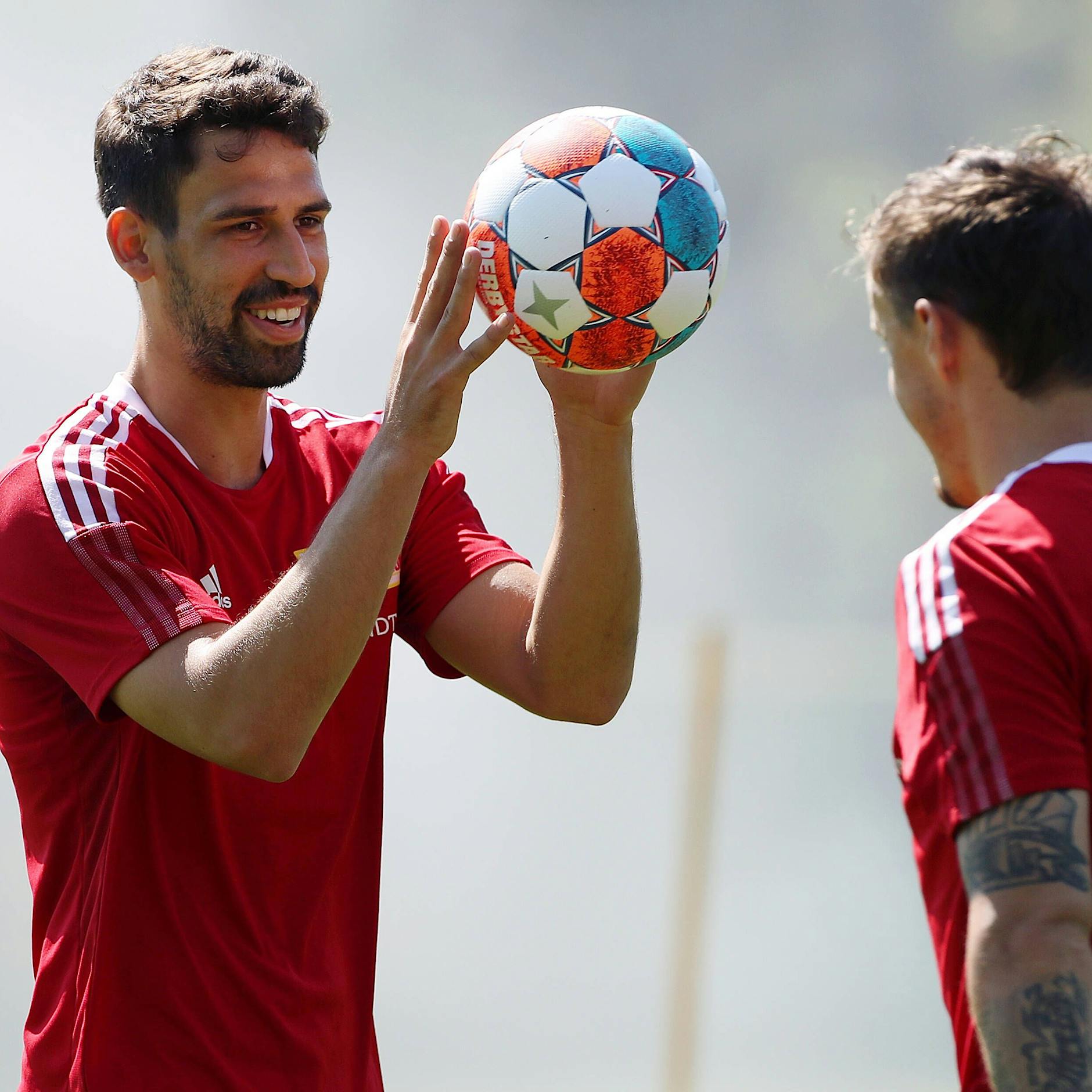 Rani Khedira ist fast „schon in- und auswendig“ ein Eiserner – und Schuld daran ist ein Keeper