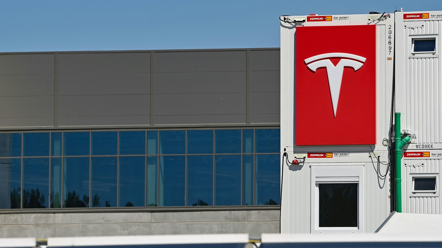 It wouldn't be a German construction site without an entire village of containers.