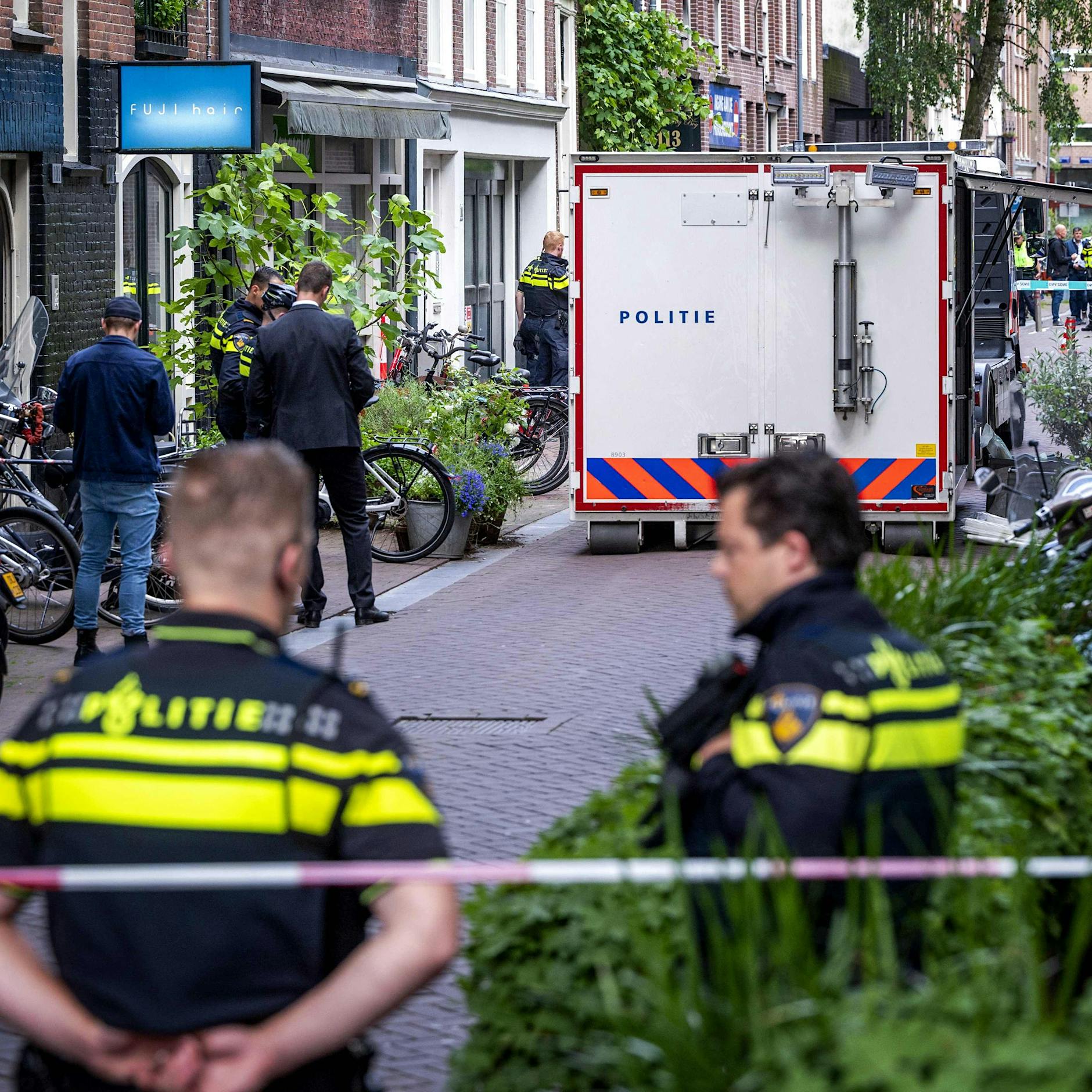 Kopfschuss auf offener Straße! Berühmter Star-Reporter schwer verletzt. Er kämpft um sein Leben