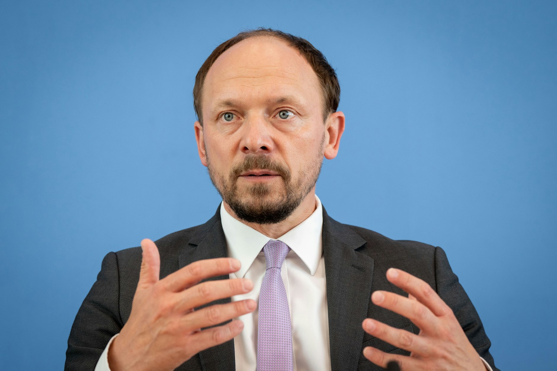 Der Ostbeauftragte der Bundesregierung, Marco Wanderwitz, bei einer Pressekonferenz im Juni 2021.