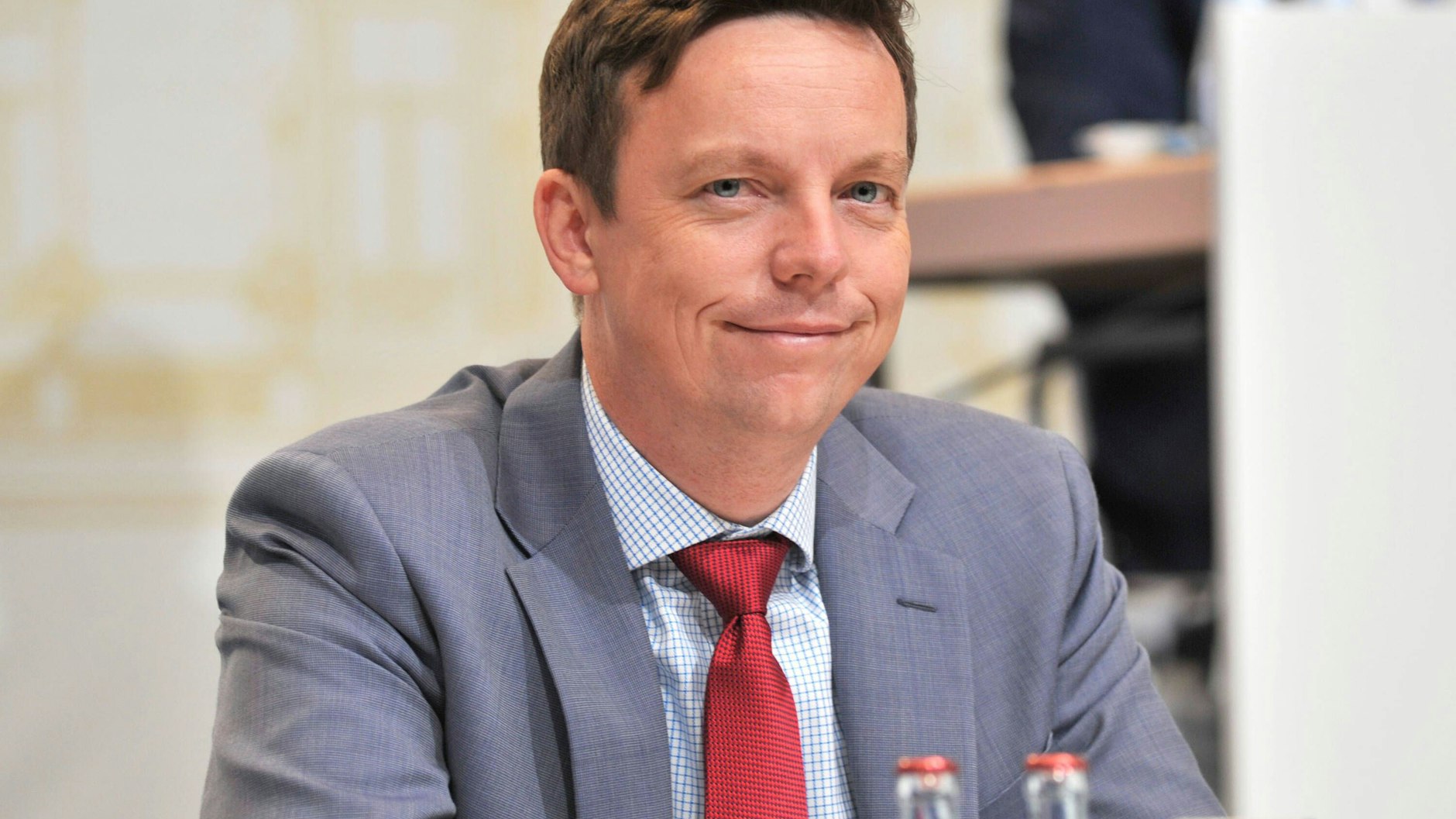 Saar-Landeschef Tobias Hans will Skeptiker mit Lotterie-Preisen zur Impfung bewegen.&nbsp;&nbsp;