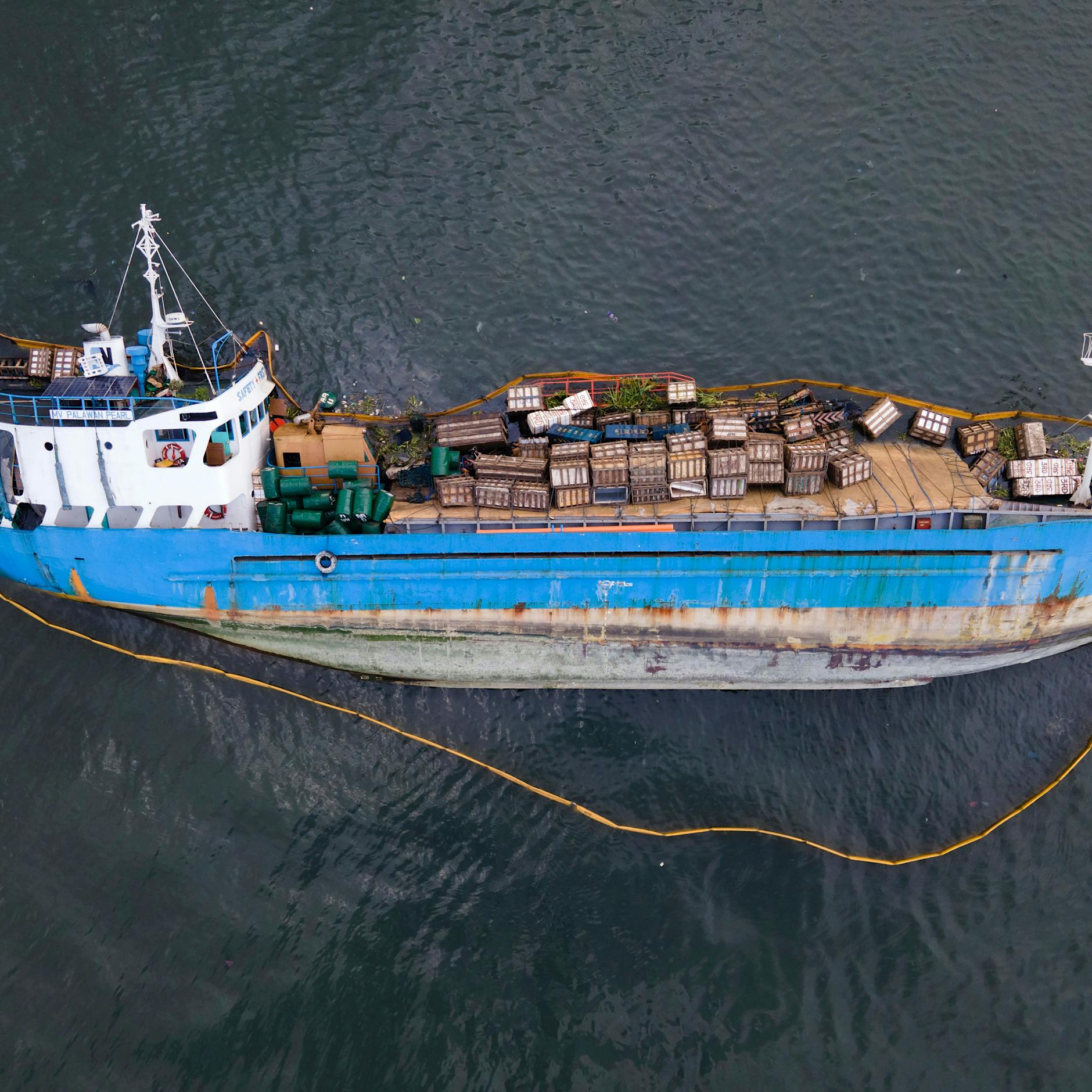 Schiffe auf dem Meer kollidiert: Droht HIER eine neue Ölpest?