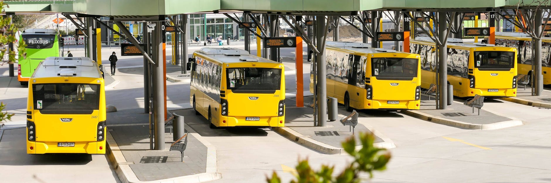 Ab Montag können Fahrgäste in BVG-Bussen wieder vorn einsteigen.