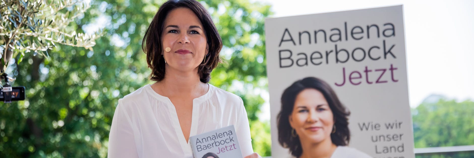 Grünen-Kanzlerkandidatin Annalena Baerbock steht wegen ihres Buches in der Kritik.