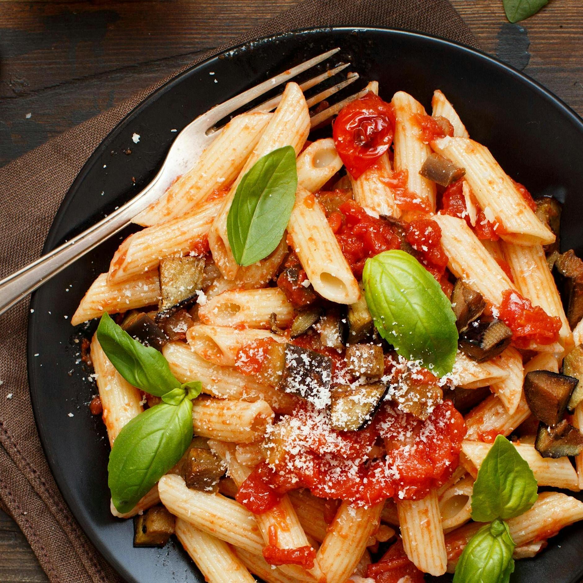 Penne alla Norma: Mmmmh! So gelingen die Nudeln in Auberginen-Tomaten-Sauce wie beim Italiener