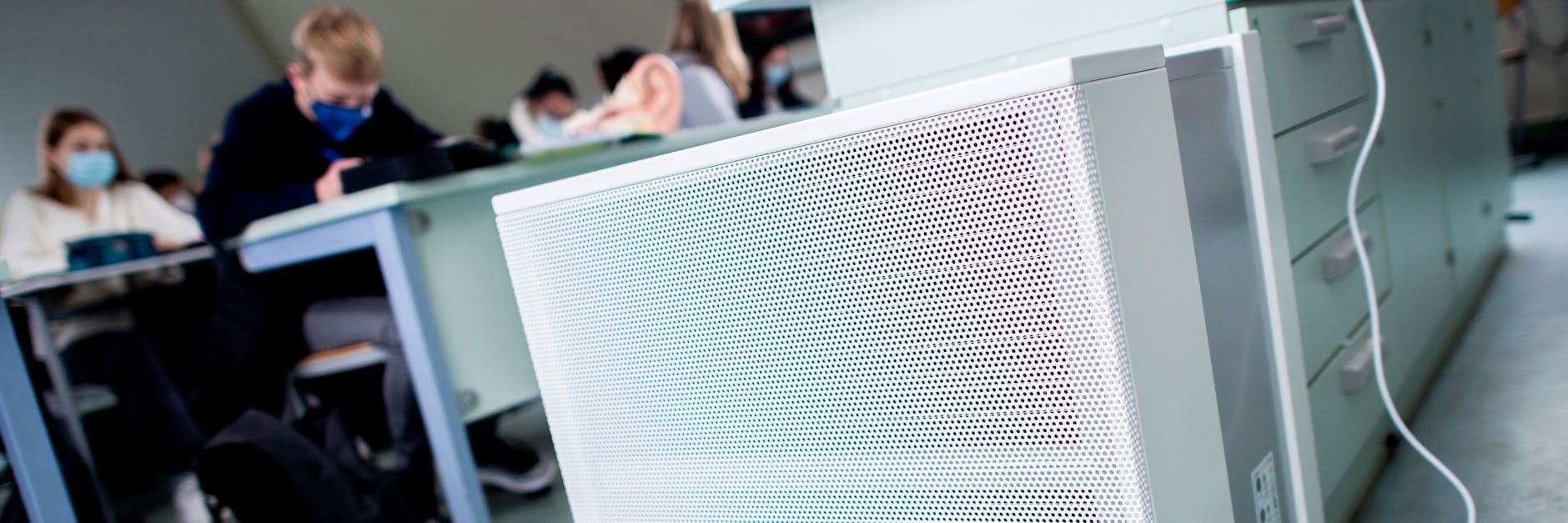 Eltern fordern die Anschaffung solcher Luftfiltergeräte, doch ist das sinnvoll?