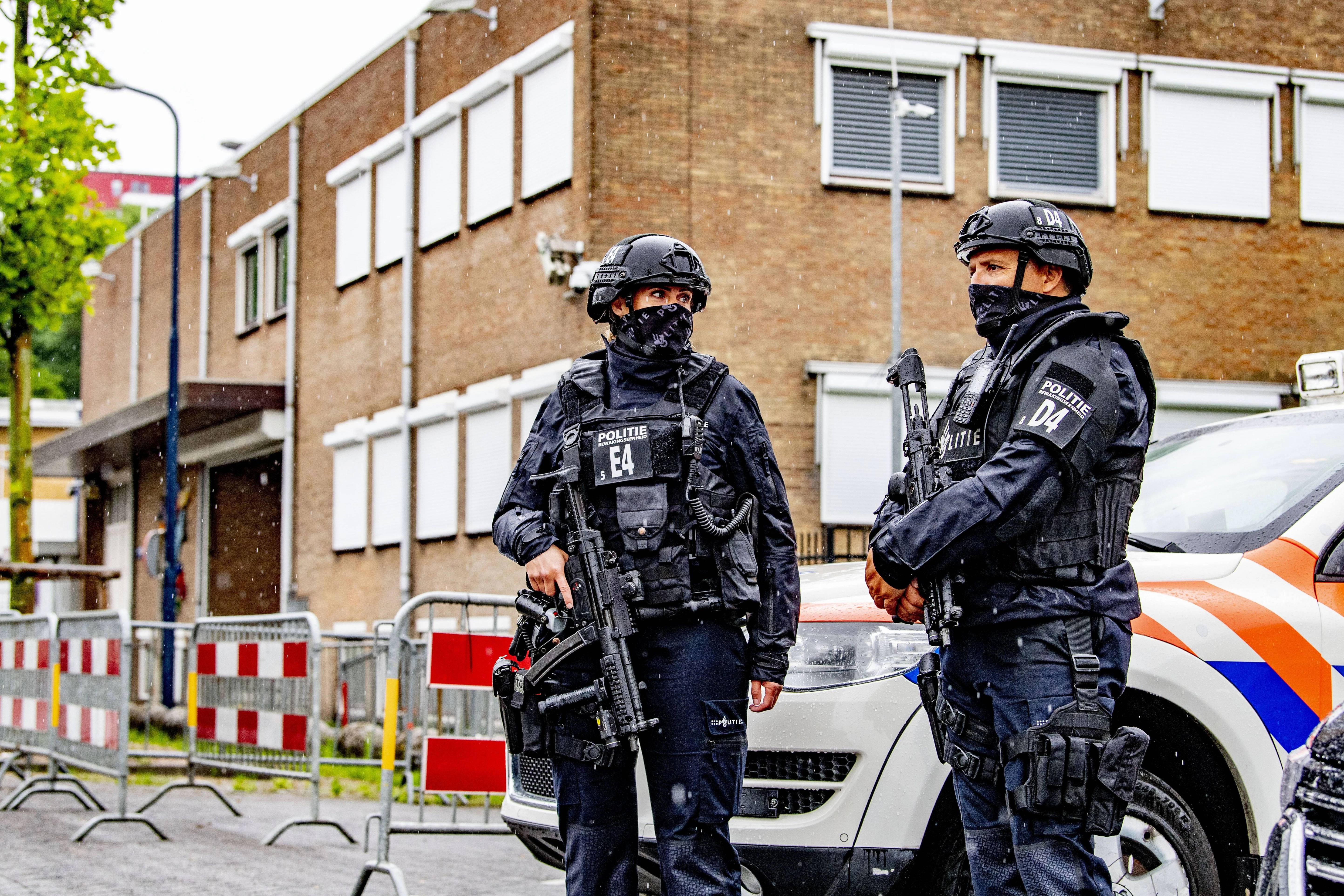 Streng bewacht: Das Bunker genannte Gerichtsgebäude im Amsterdamer Vorort Osdorp – hier findet der Marengo-Prozess statt.