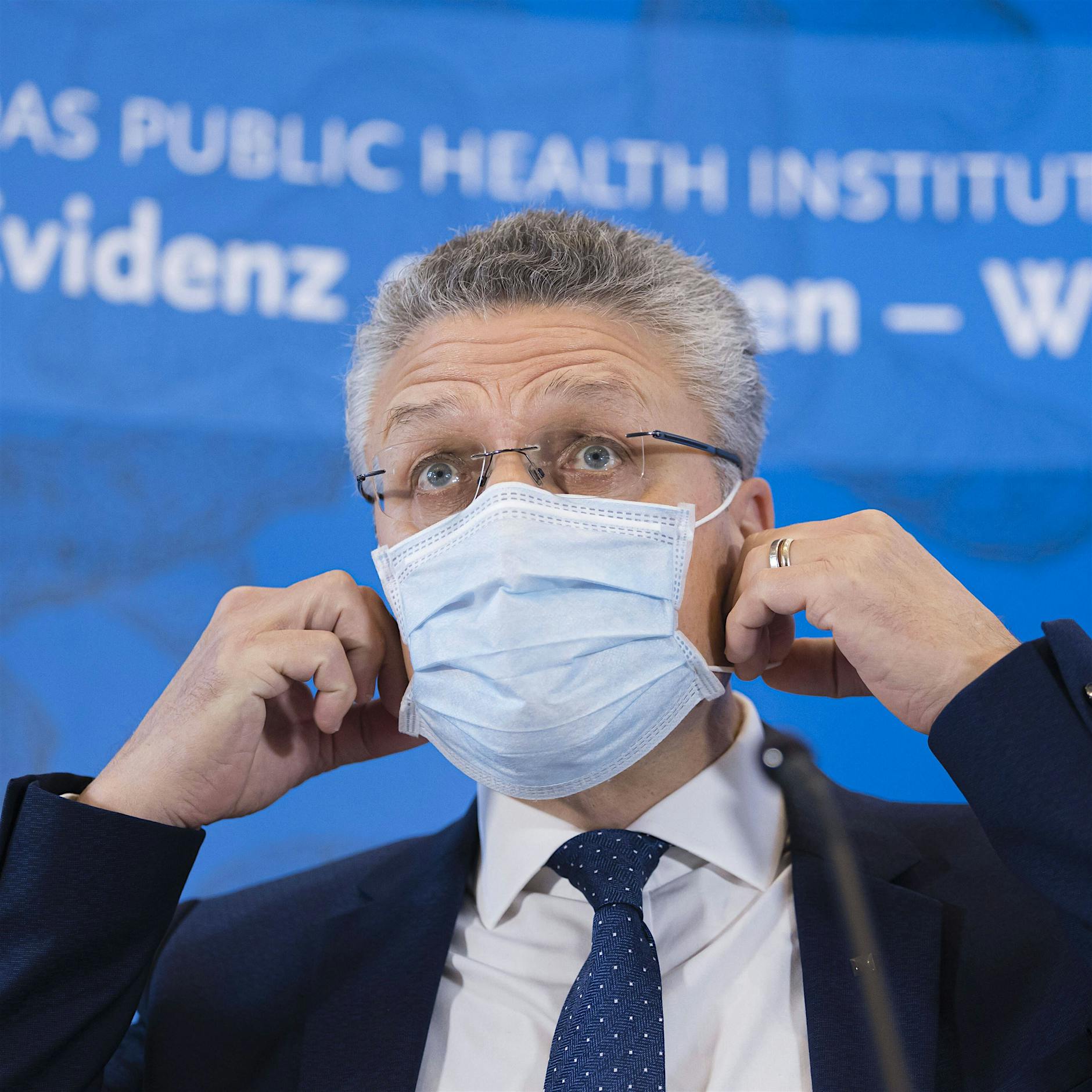 RKI-Präsident Wieler: FFP2-Masken schützen Bürger nicht besser als OP-Masken