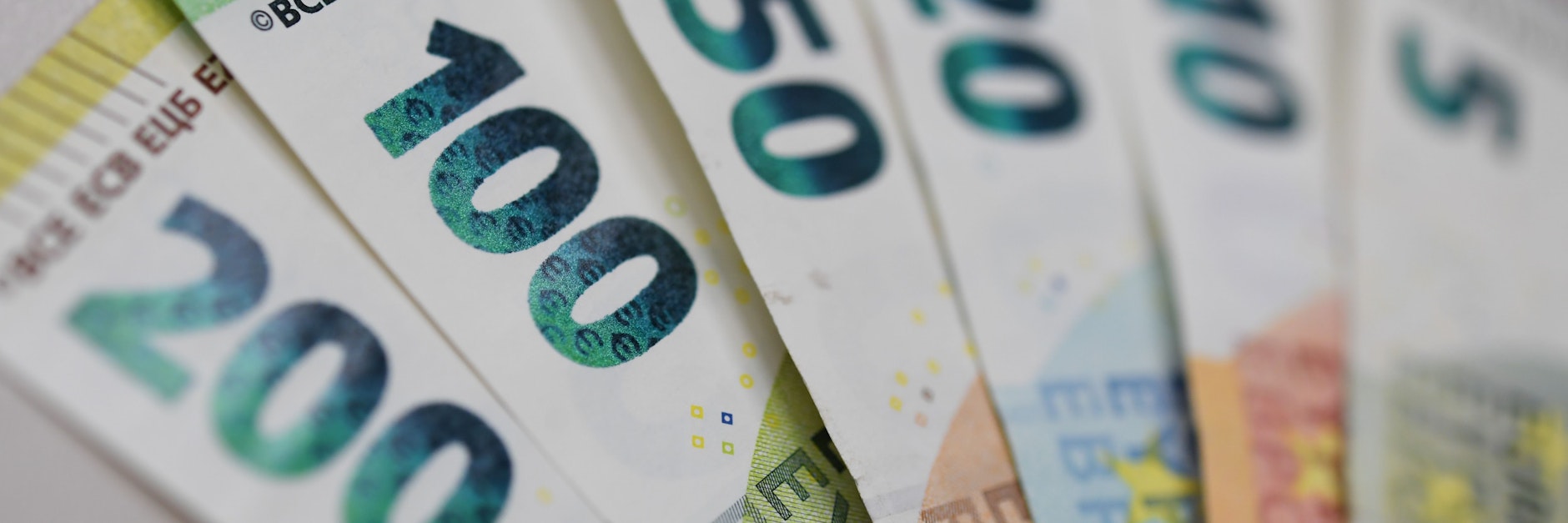 Wer eine gute Rente haben will, muss ein dickes Gehalt haben.