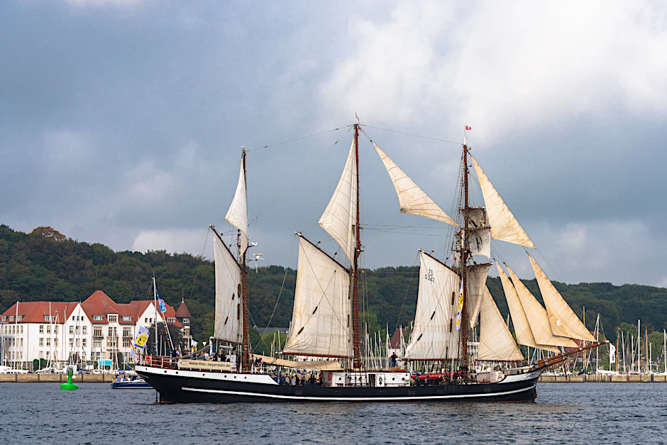 Der Dreimast-Toppsegelschoner „Thor Heyerdahl“ hat auch eine spannende Geschichte.