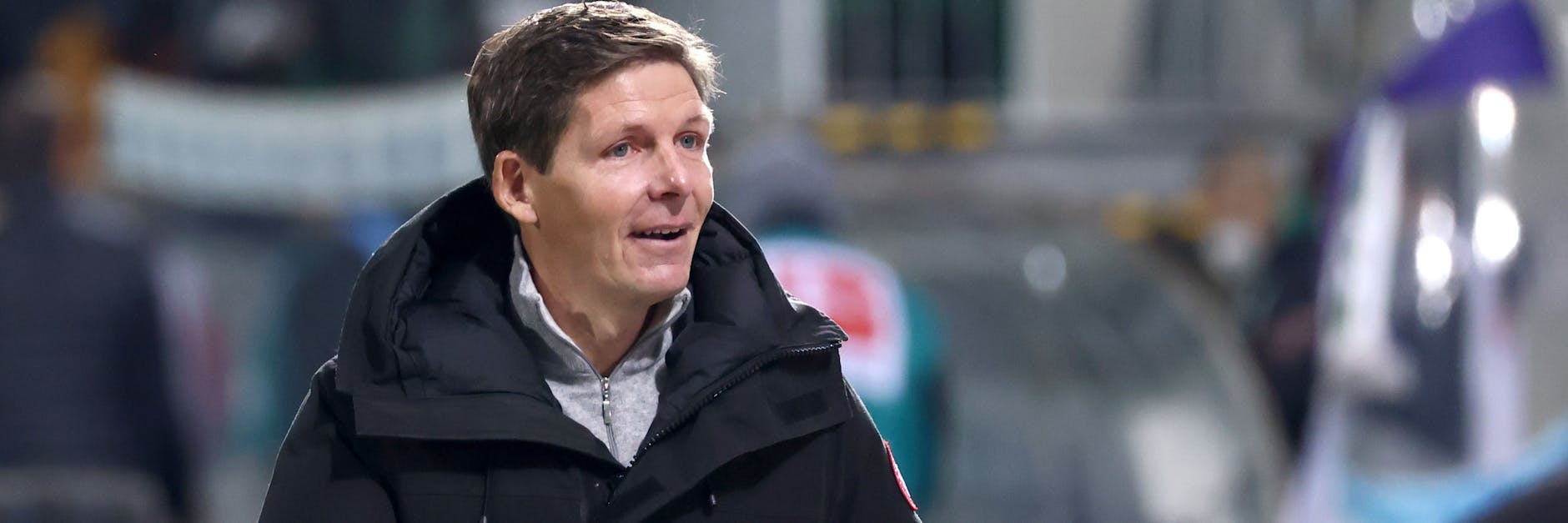 Frankfurts Trainer Oliver Glasner muss erstmal pausieren. Nicht Corona, sondern ein Sturz mit dem E-Roller legt ihn flach. 